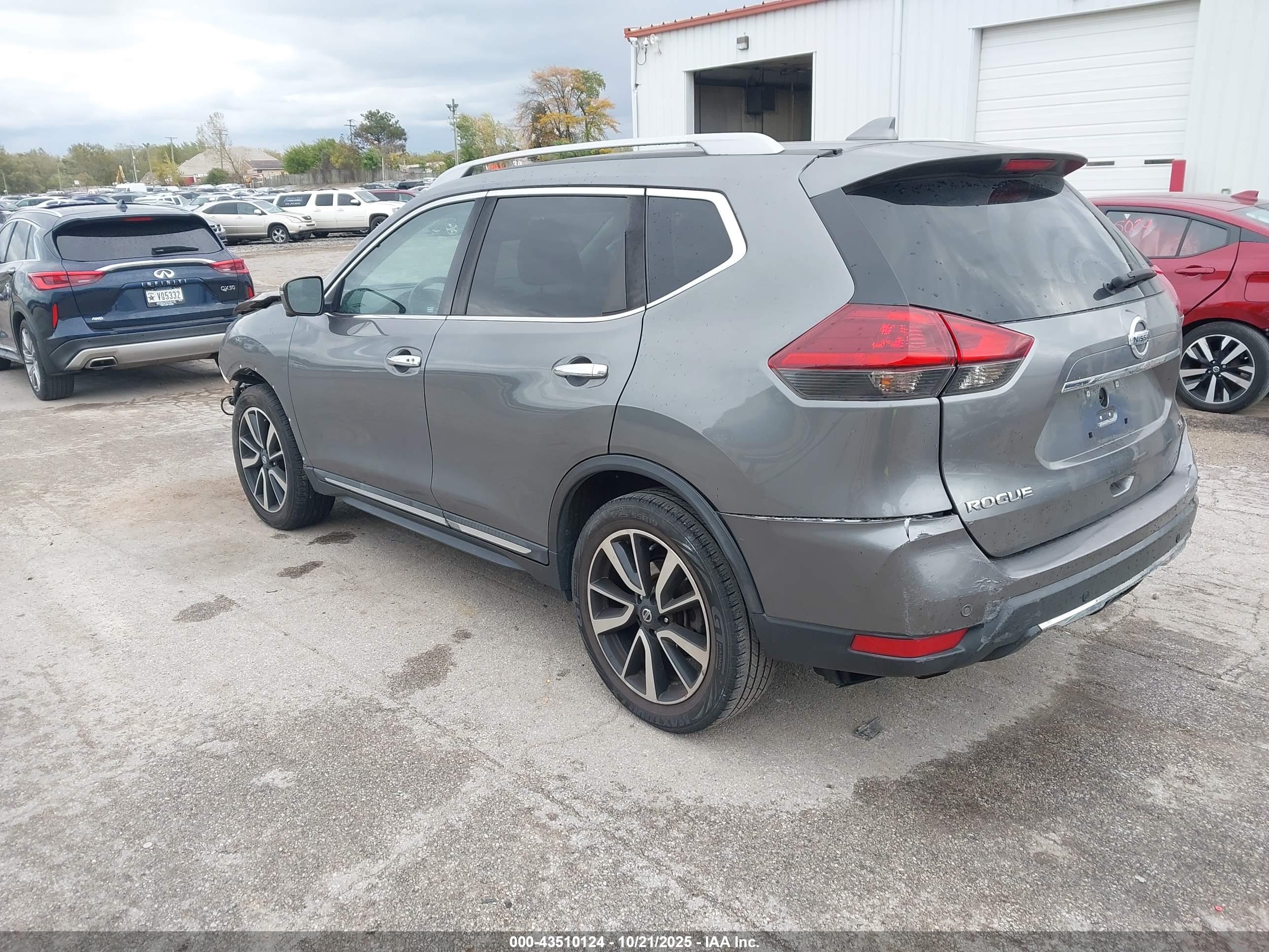 NISSAN ROGUE image 3