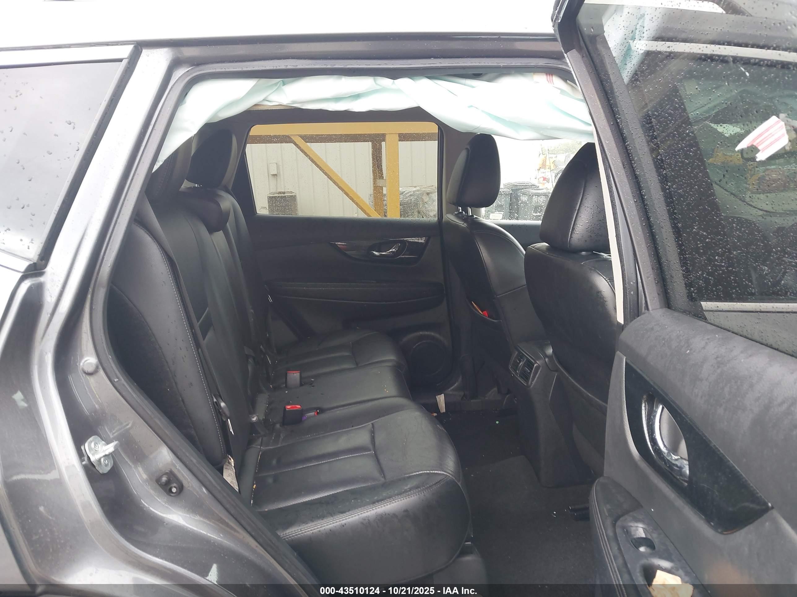 NISSAN ROGUE image 8
