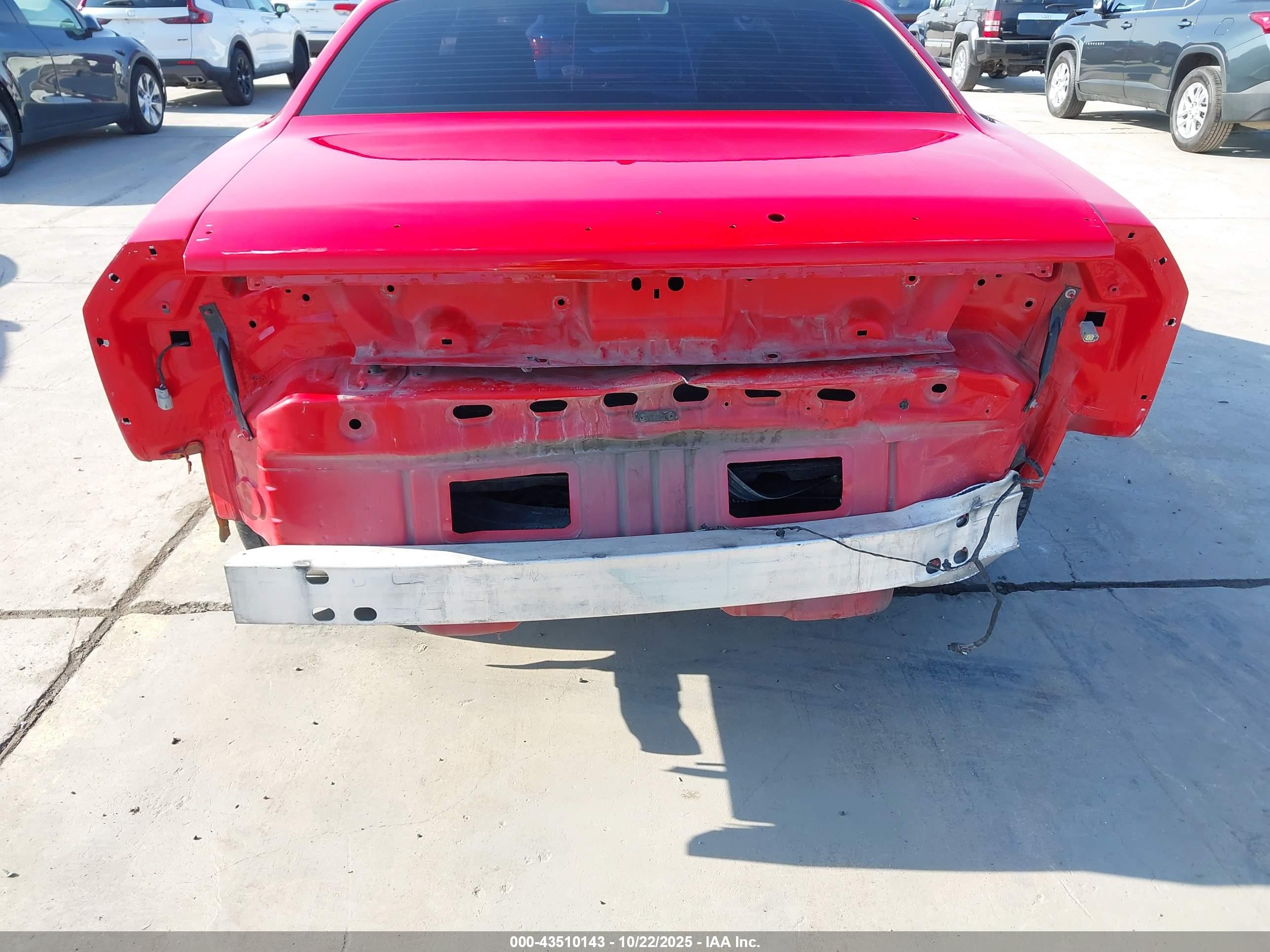 DODGE CHALLENGER image 6