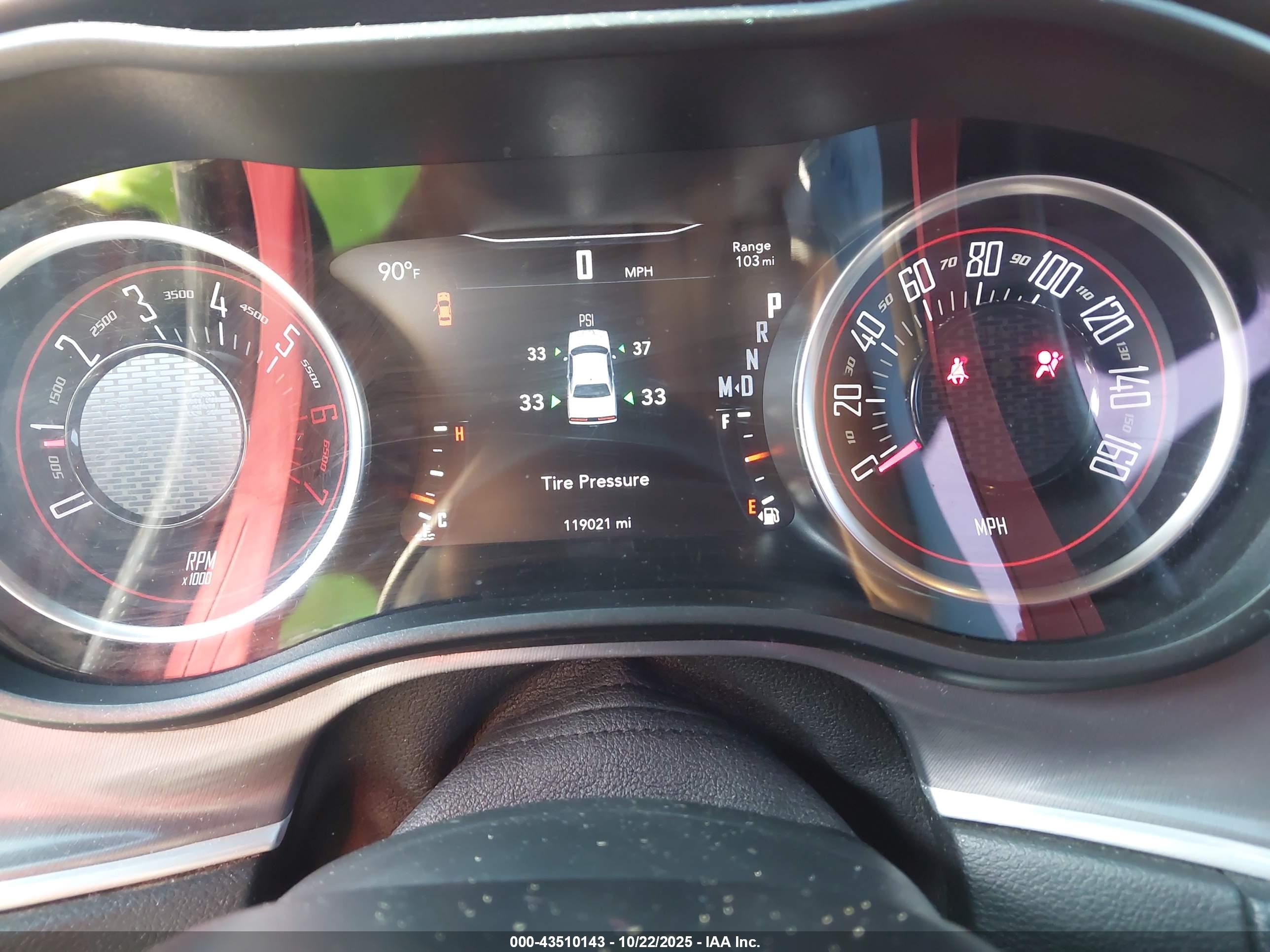 DODGE CHALLENGER image 7