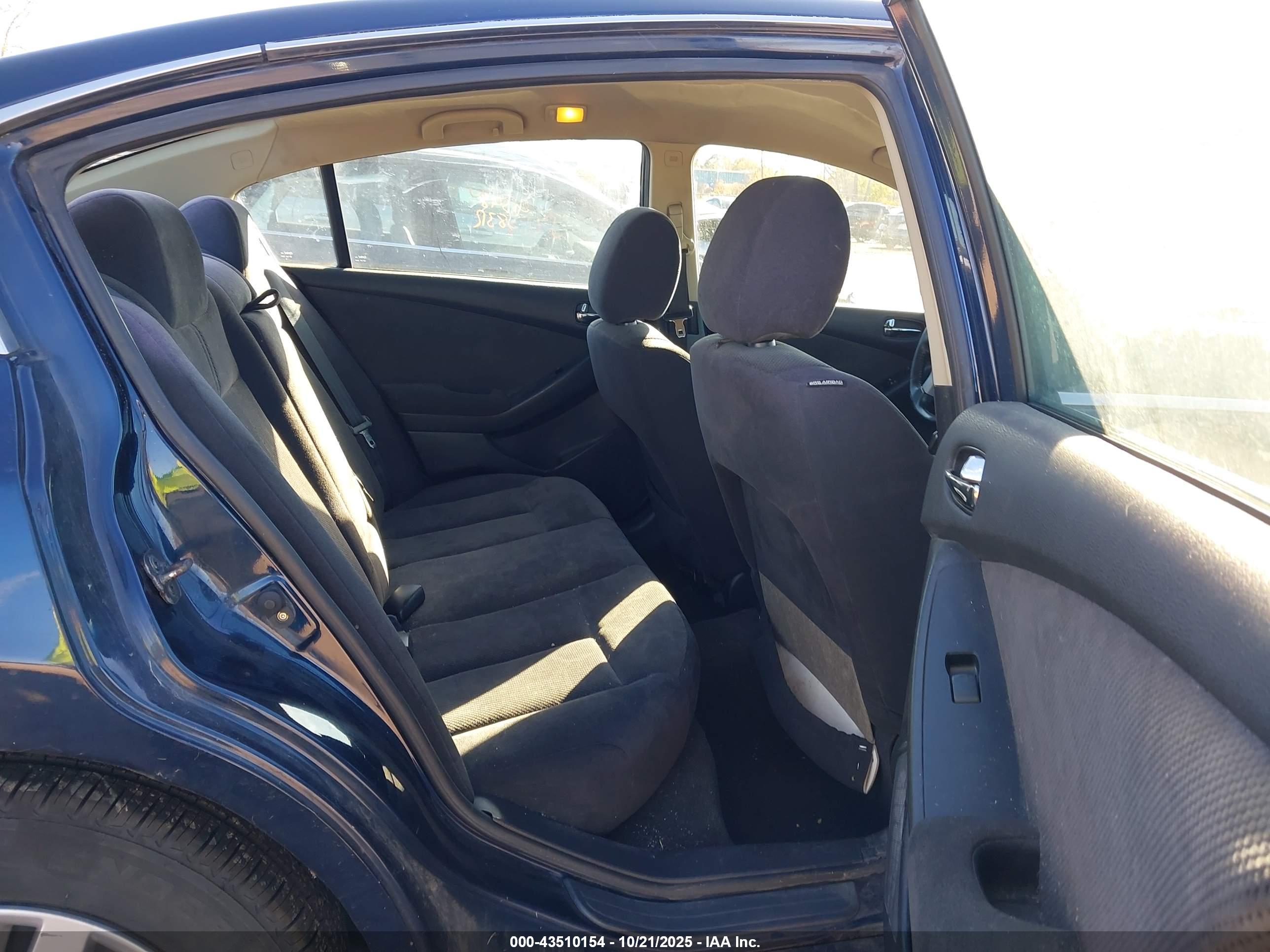 NISSAN ALTIMA image 8