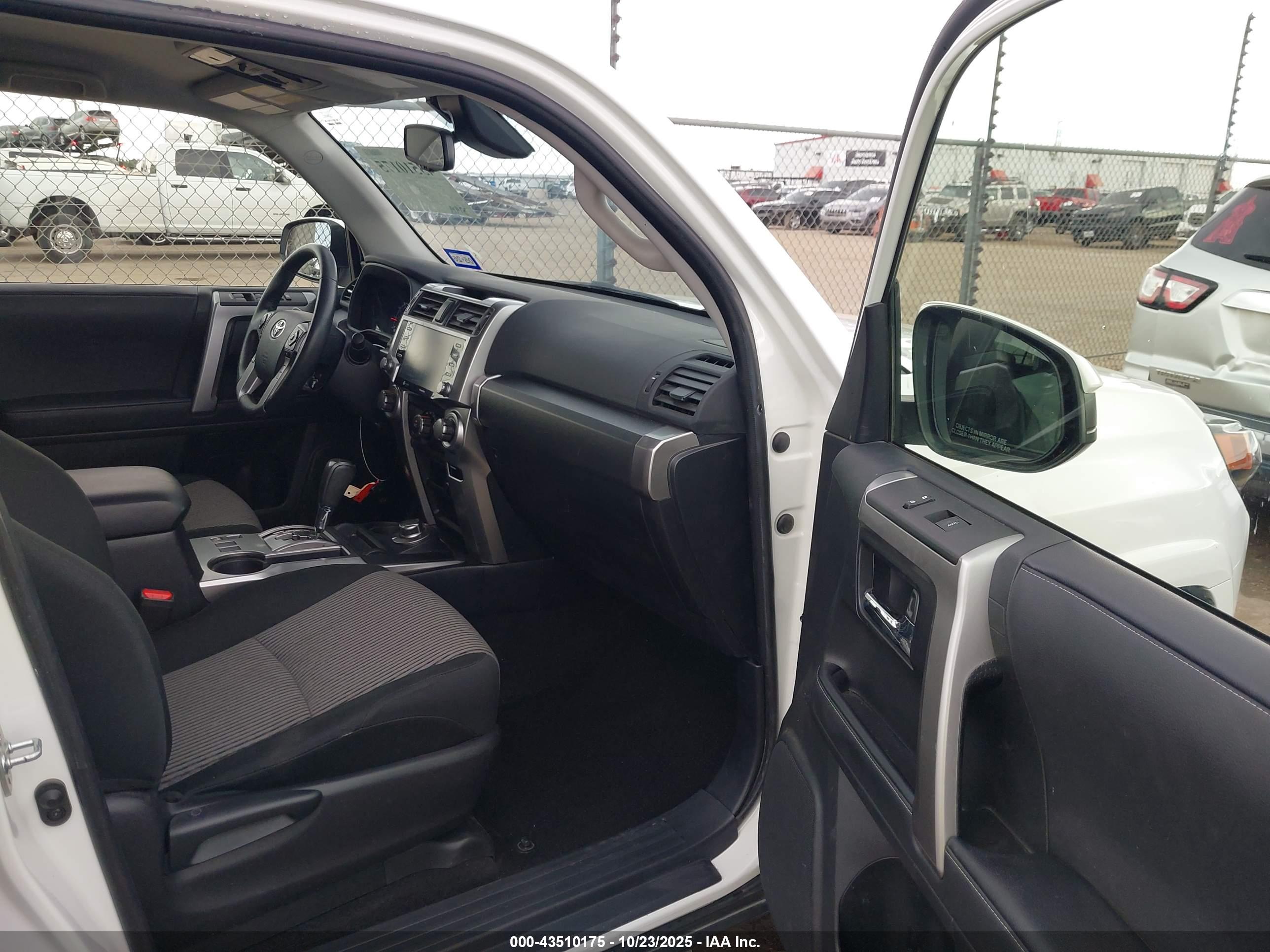 TOYOTA 4RUNNER image 5