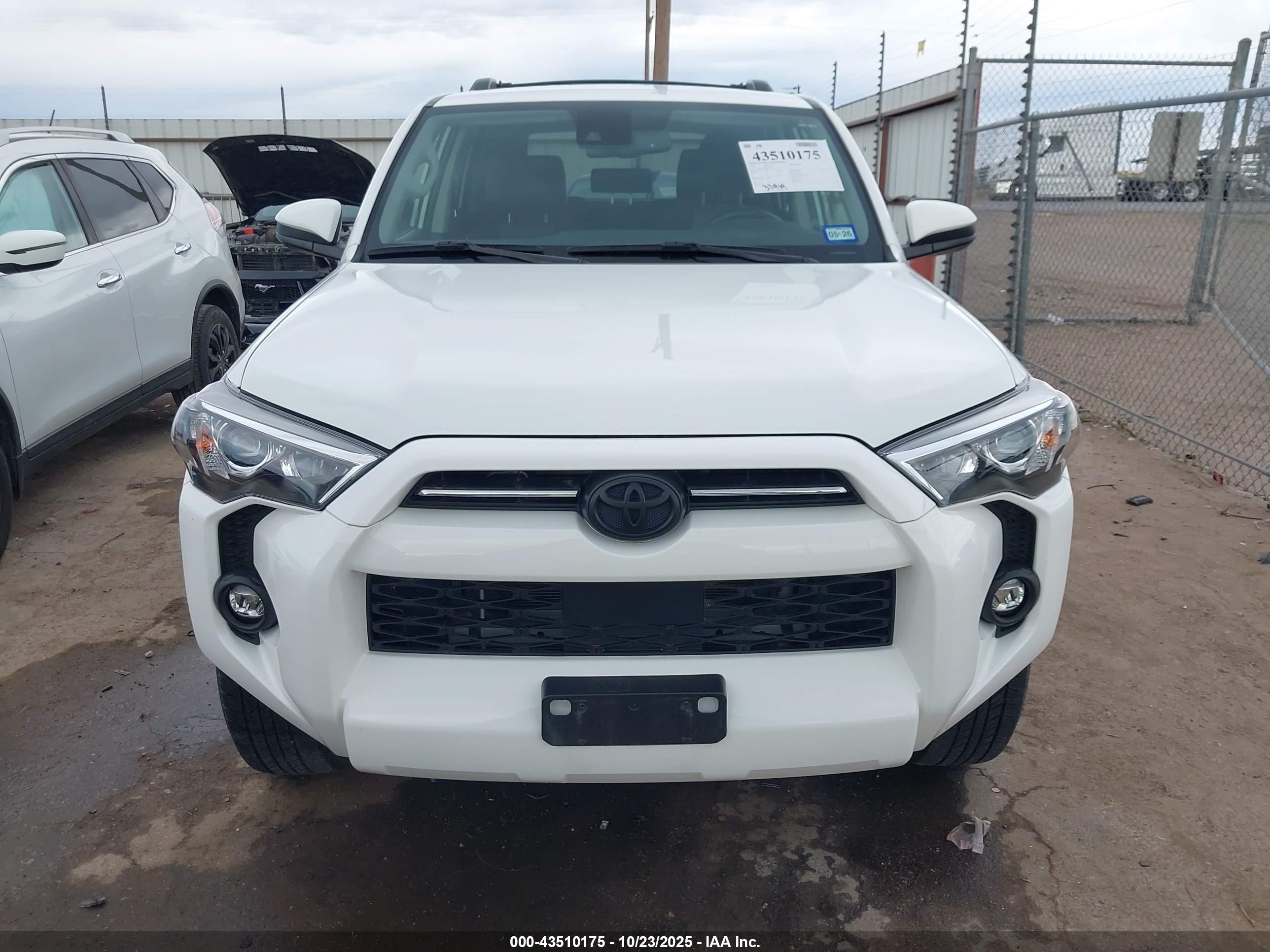 TOYOTA 4RUNNER image 6