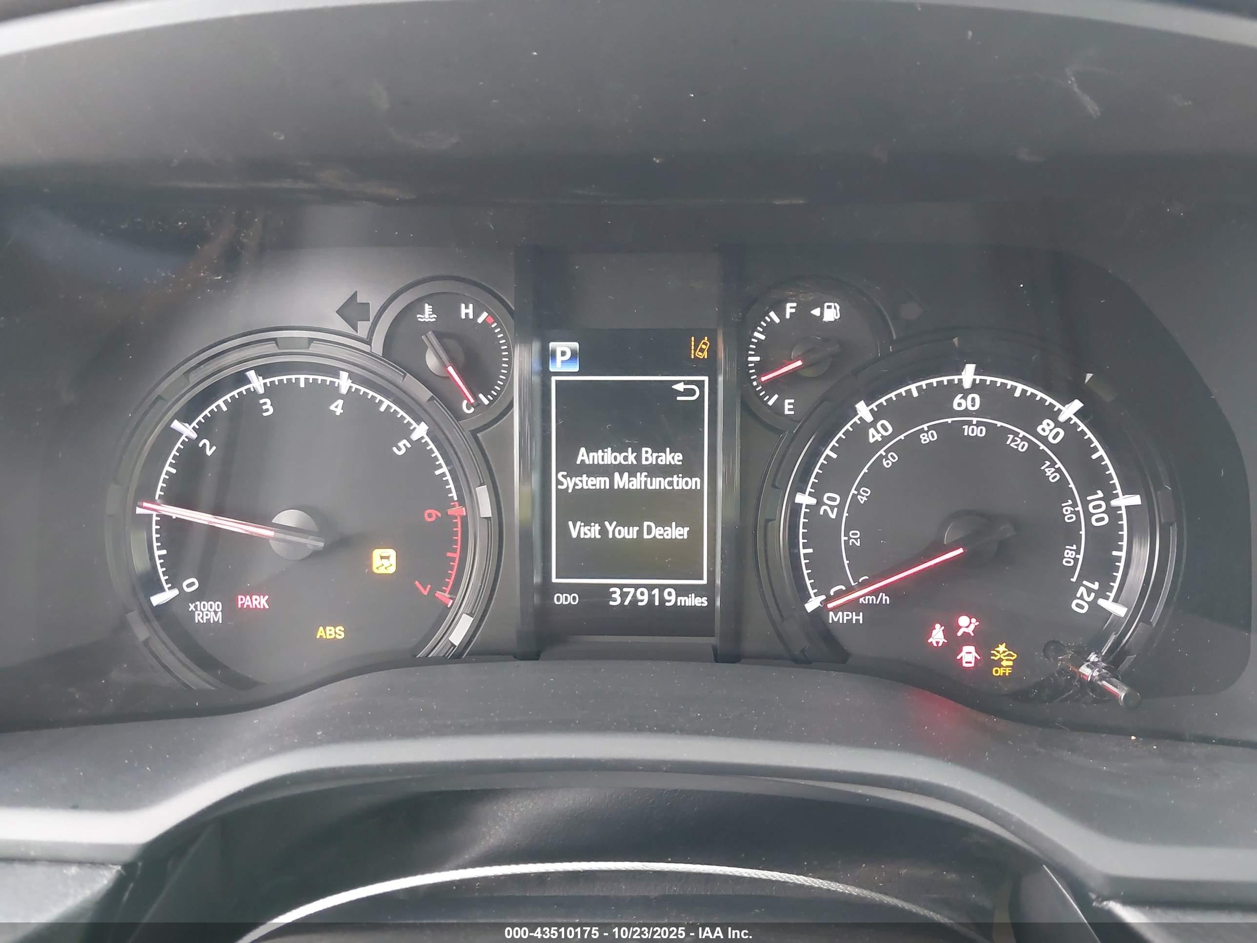 TOYOTA 4RUNNER image 7