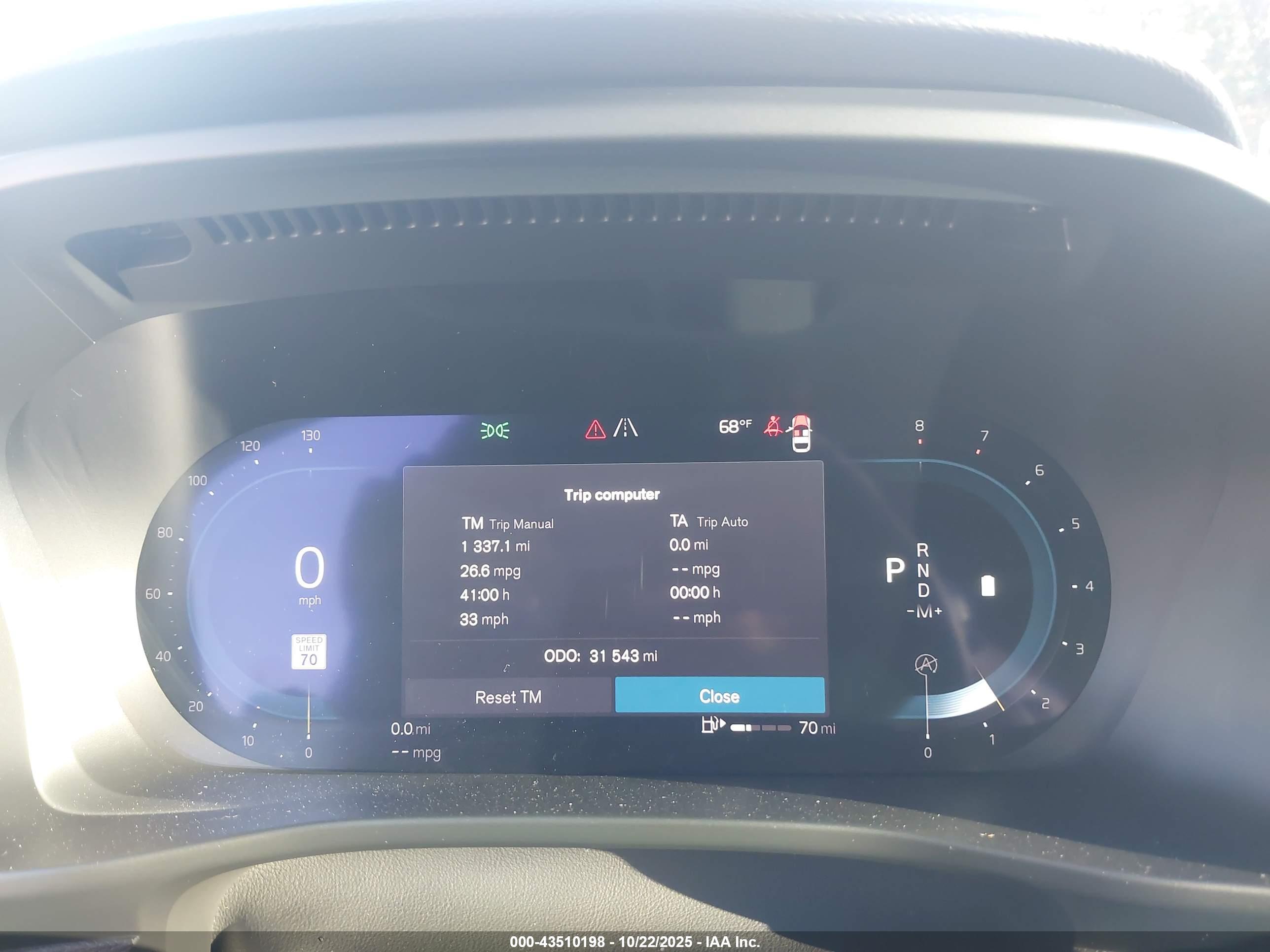 VOLVO XC40 image 7