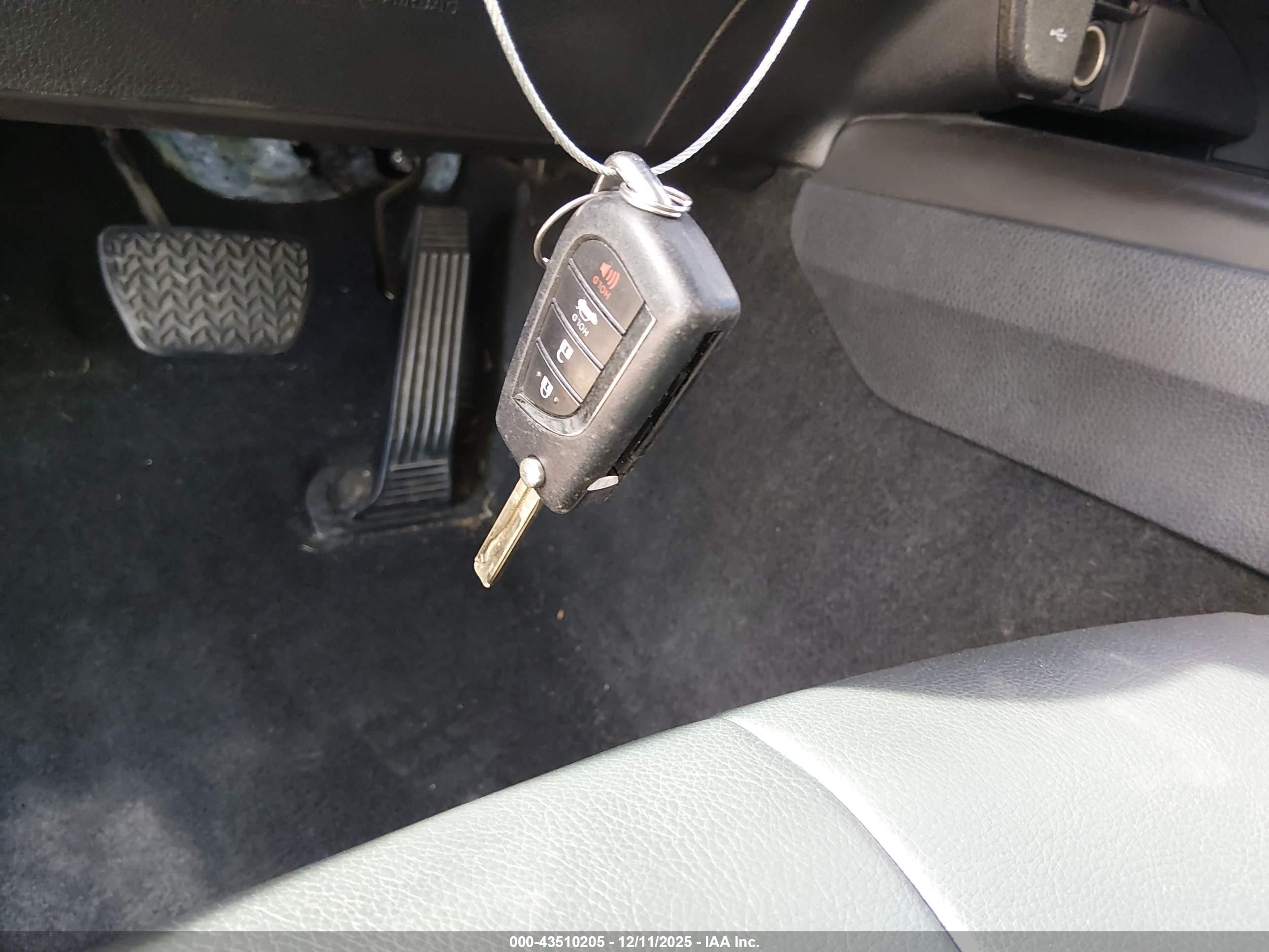 TOYOTA CAMRY image 11