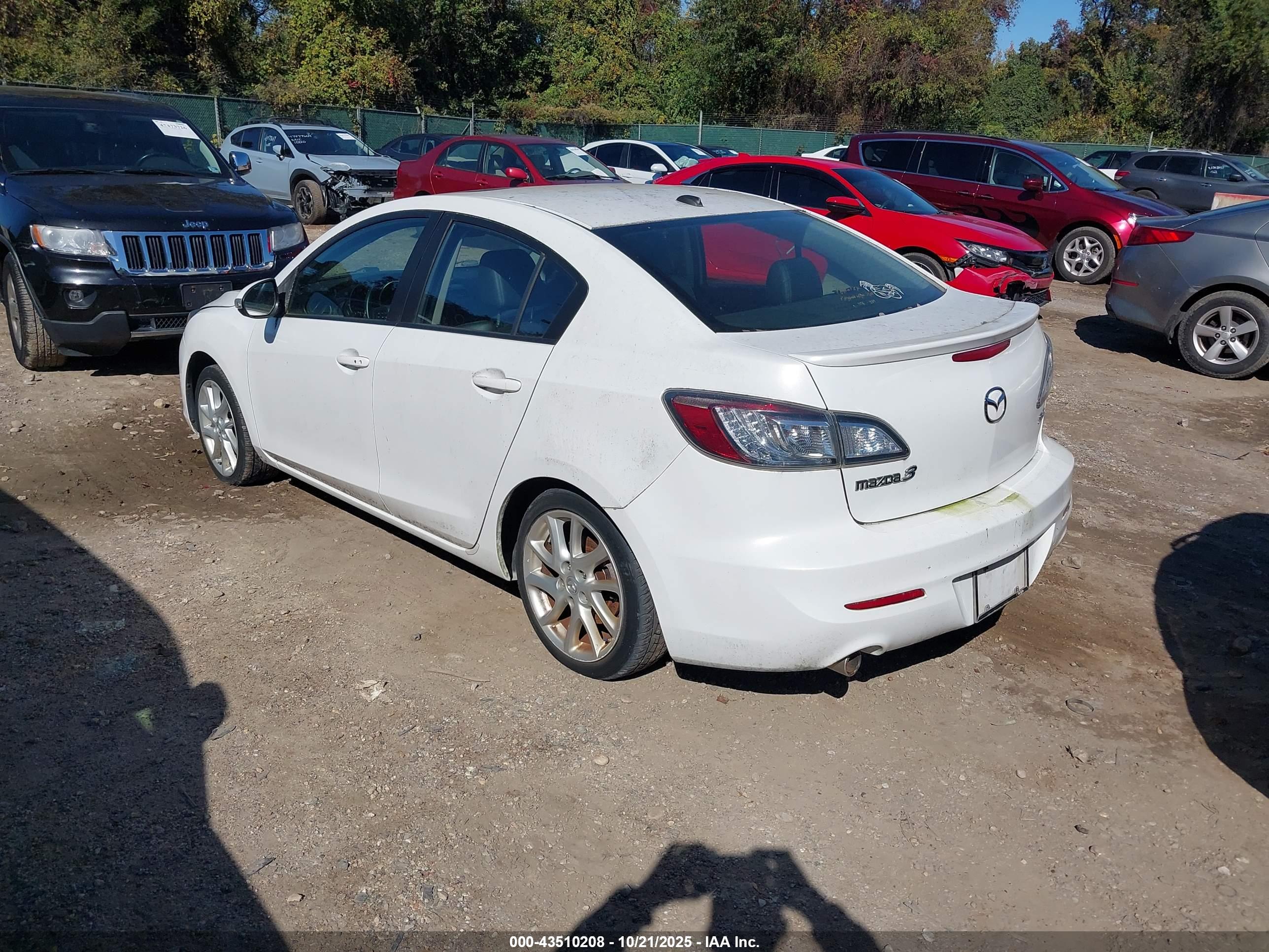MAZDA MAZDA3 image 3