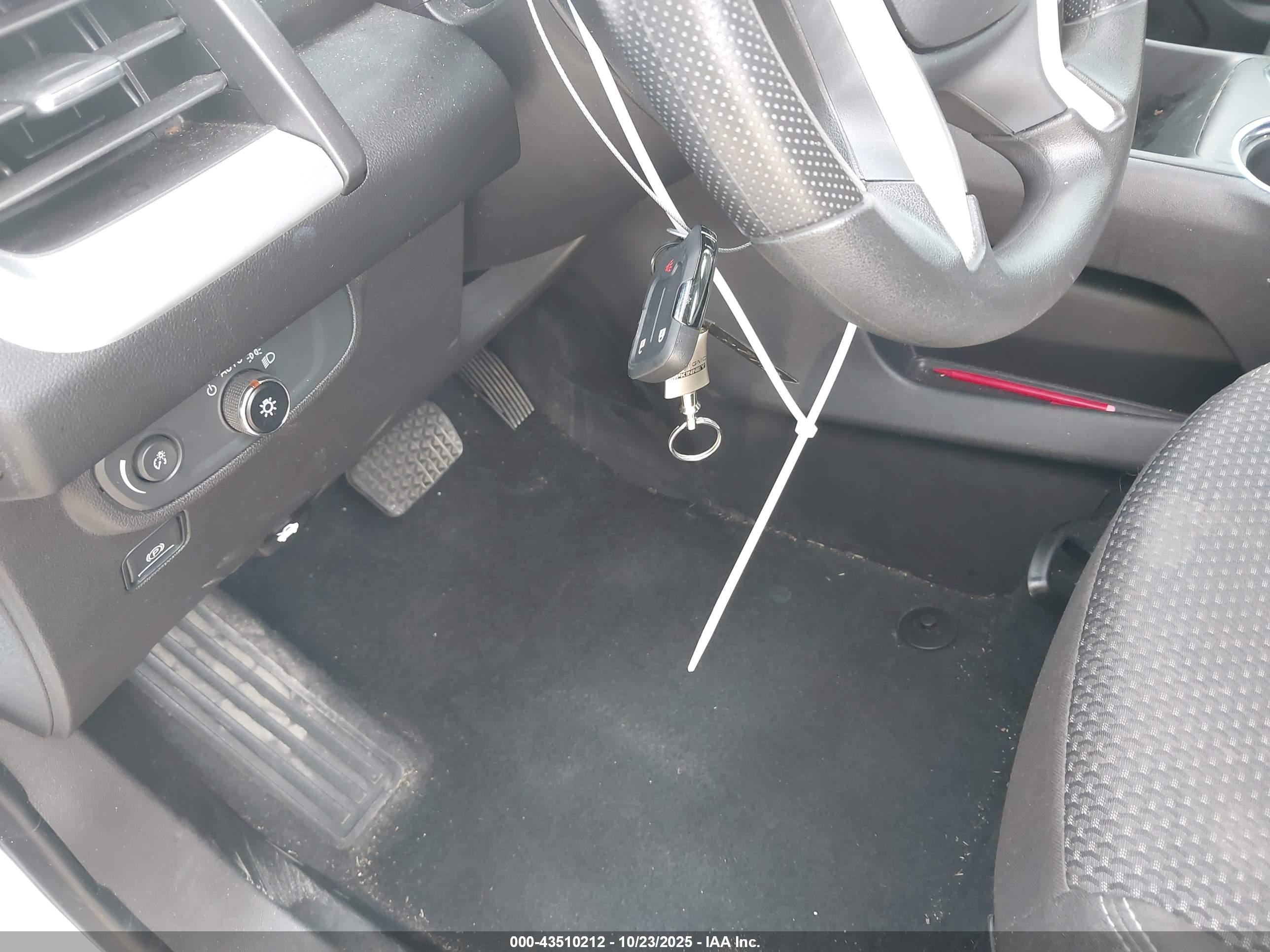GMC TERRAIN image 11