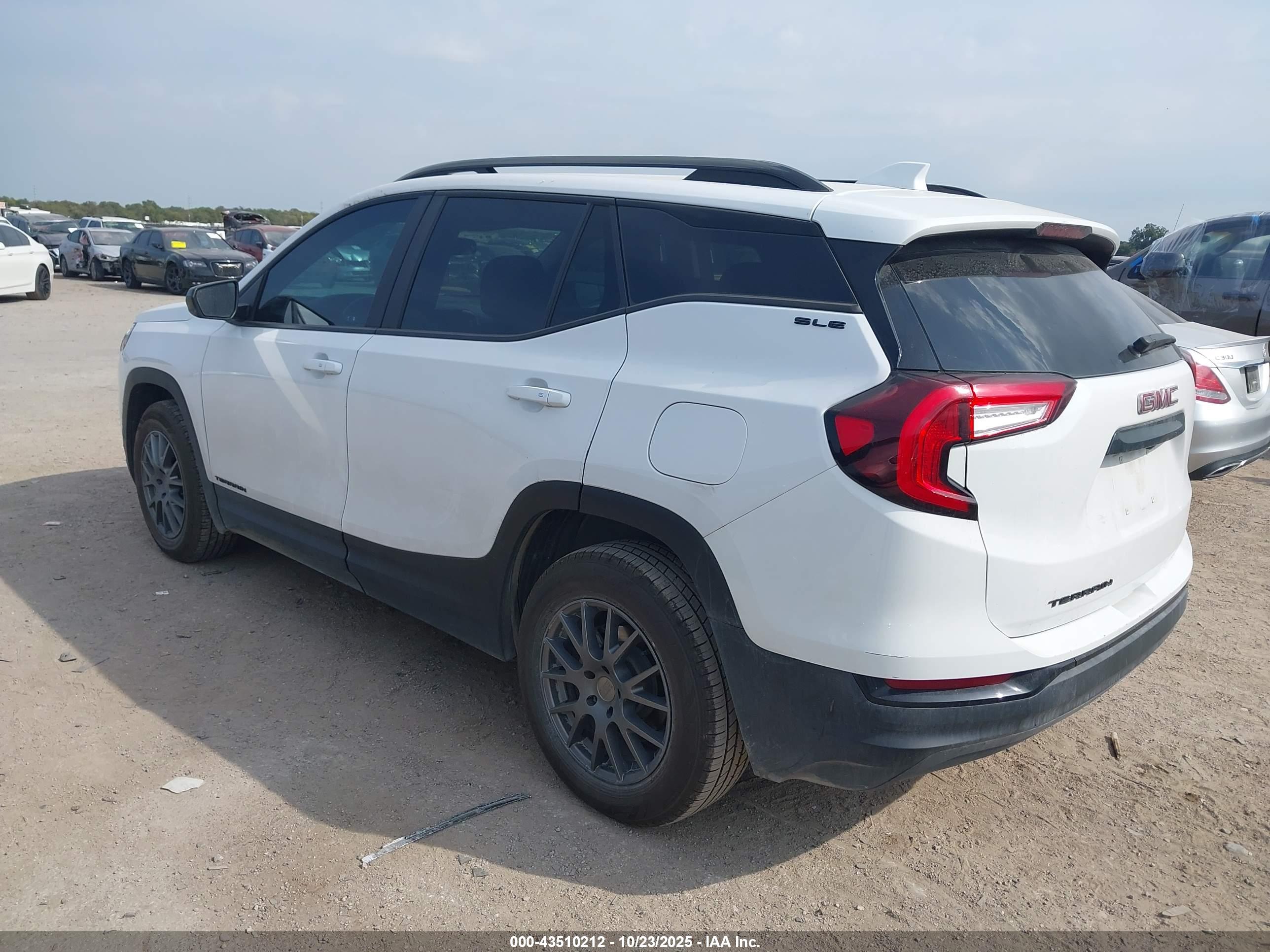 GMC TERRAIN image 3