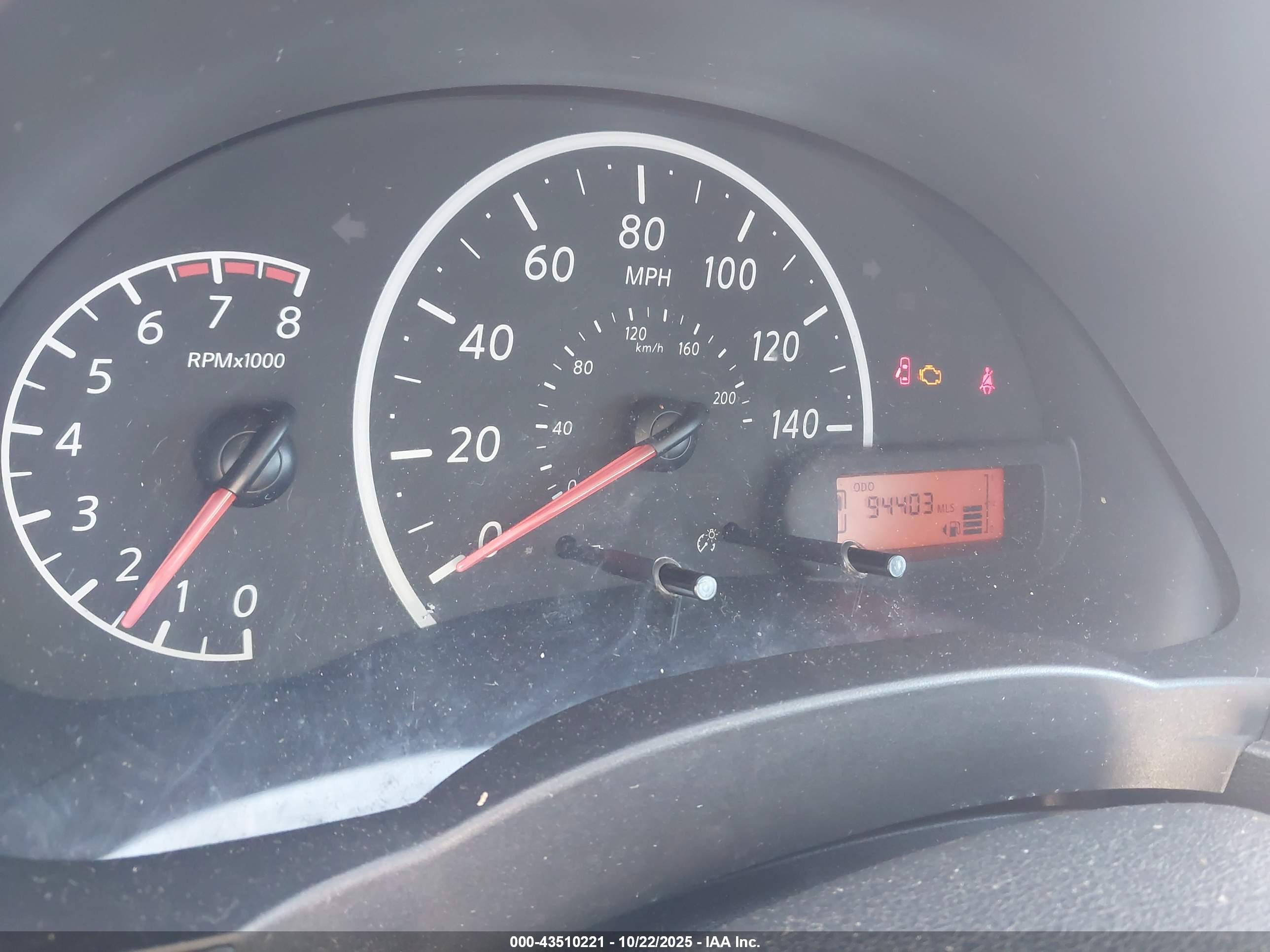 NISSAN VERSA image 7