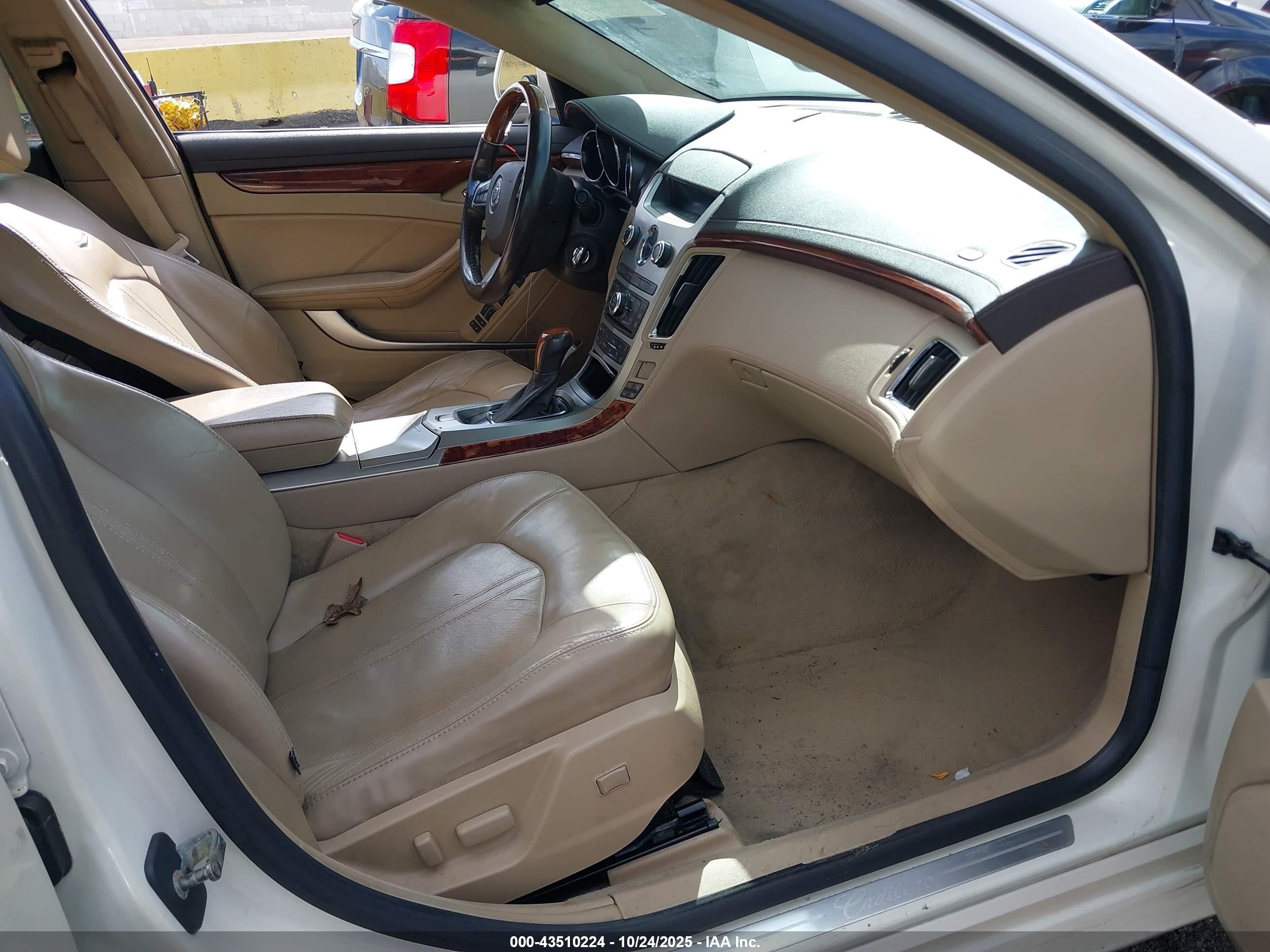 CADILLAC CTS image 5
