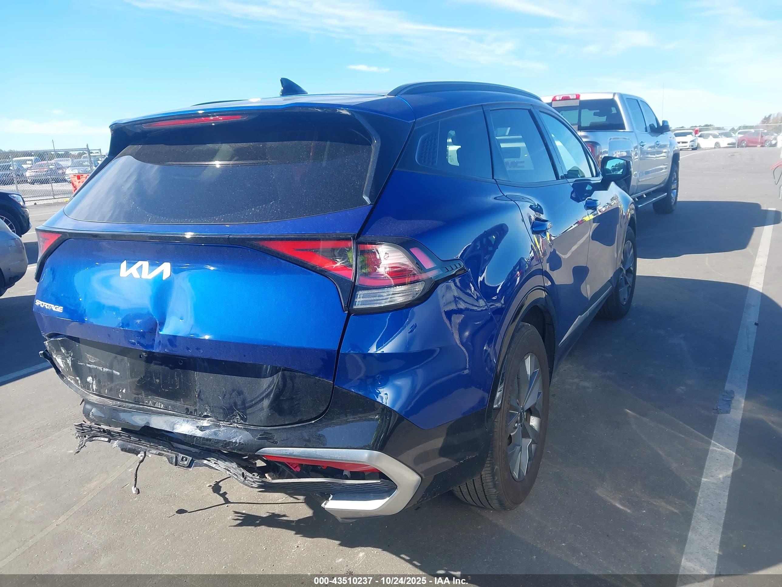 KIA SPORTAGE image 4