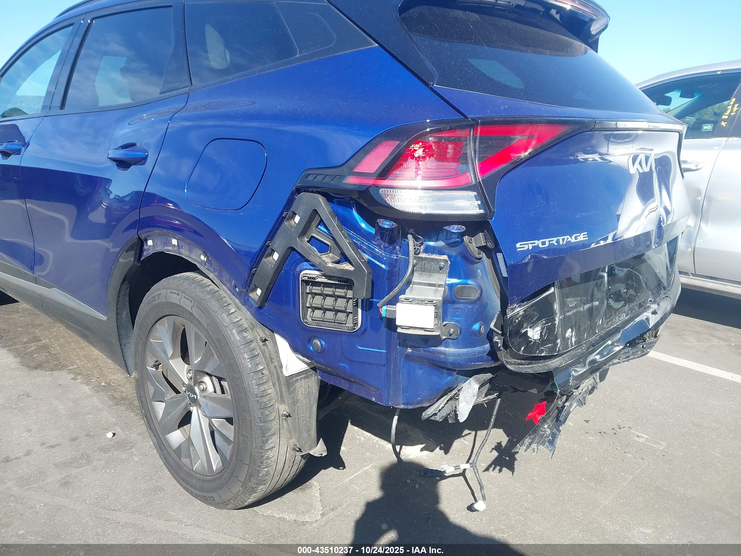 KIA SPORTAGE image 6