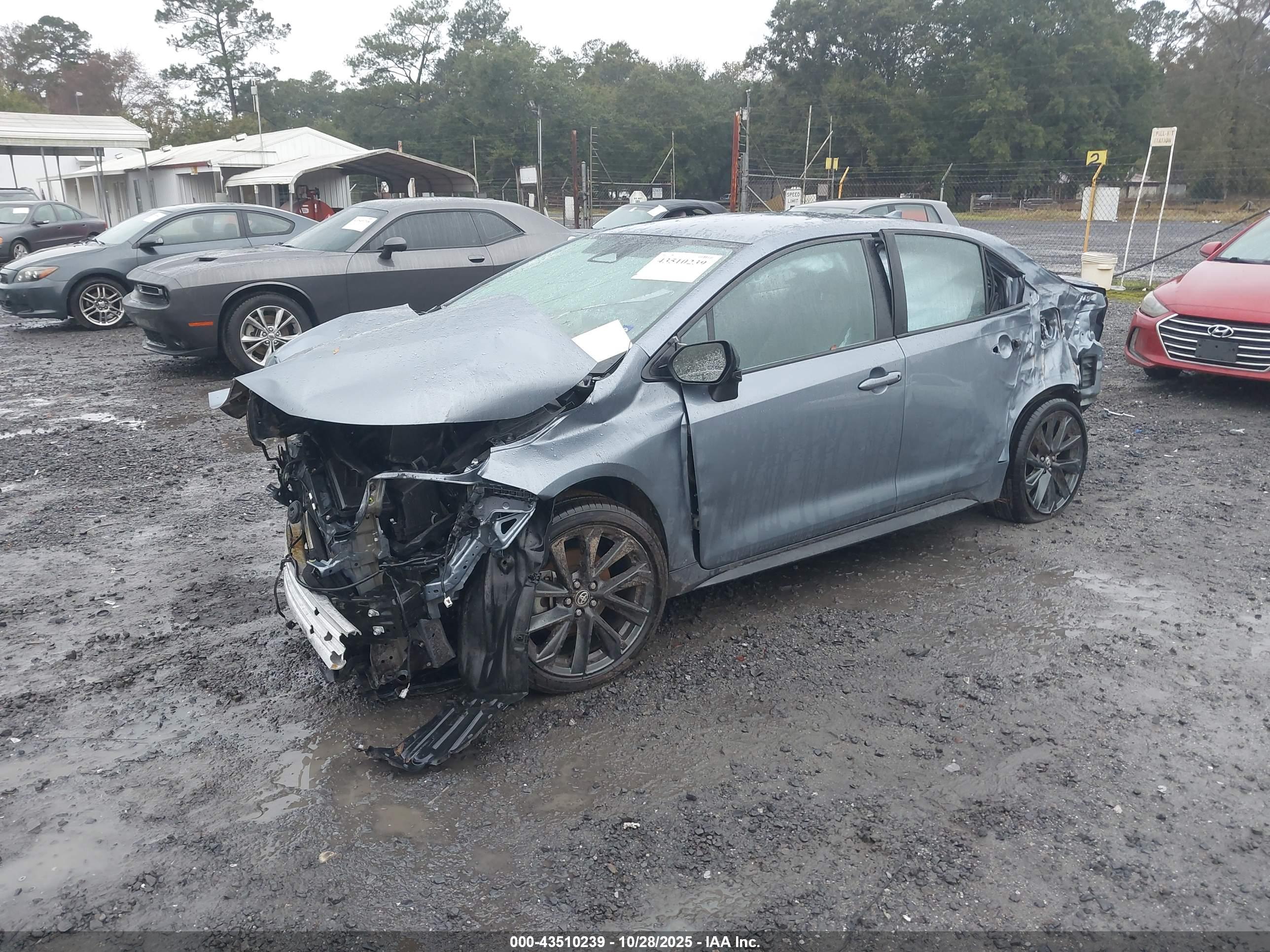 TOYOTA COROLLA image 2