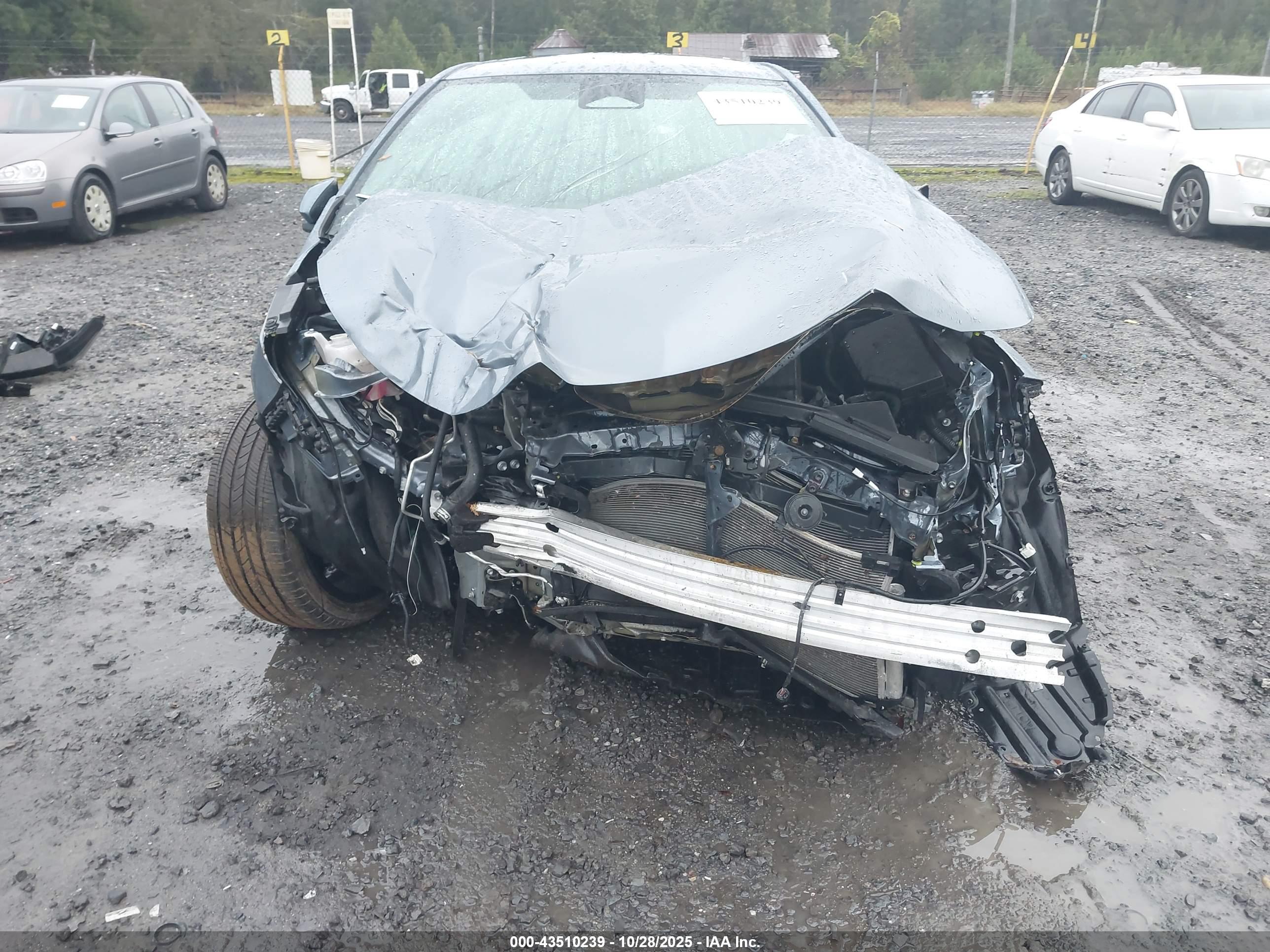 TOYOTA COROLLA image 6