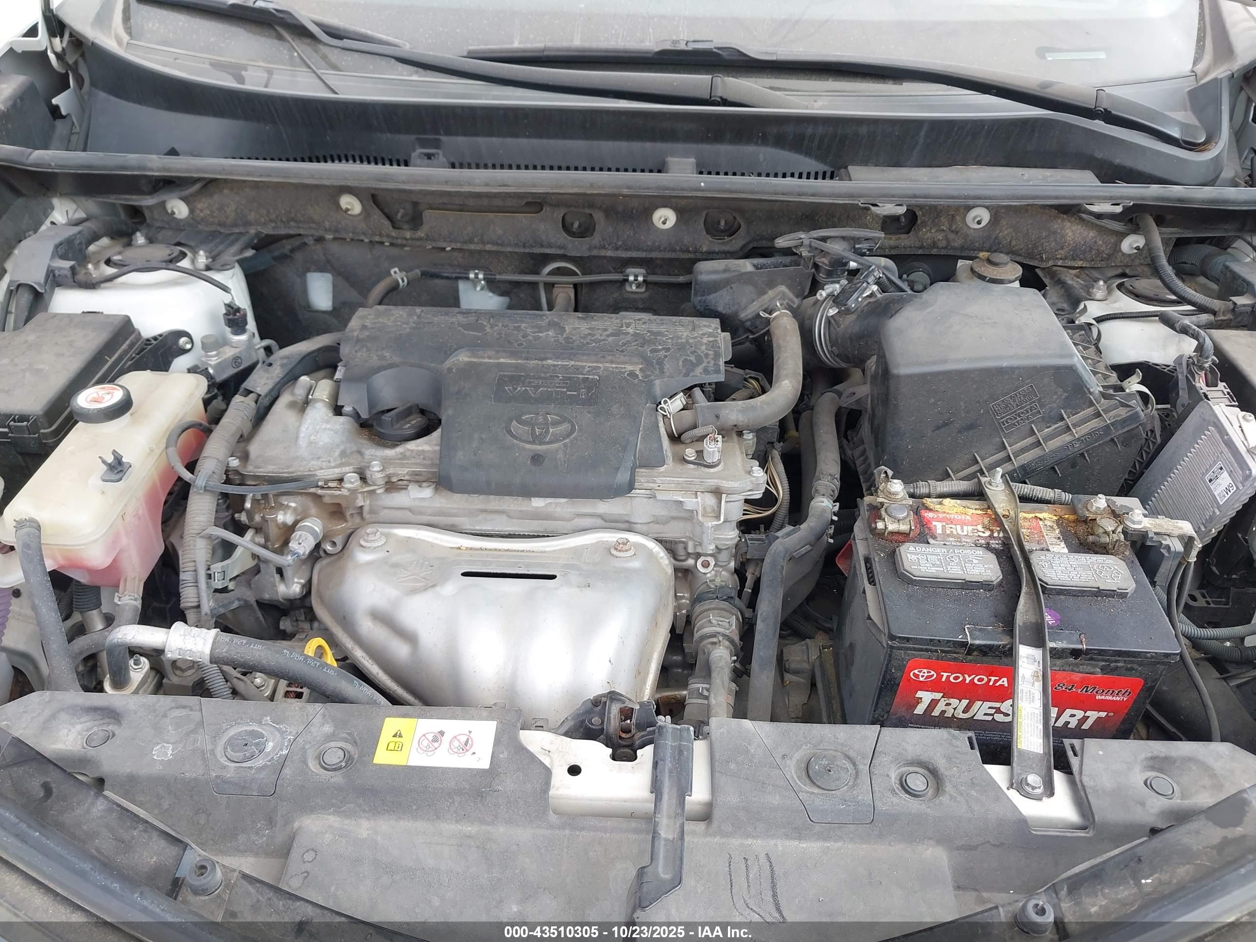 TOYOTA RAV4 image 10
