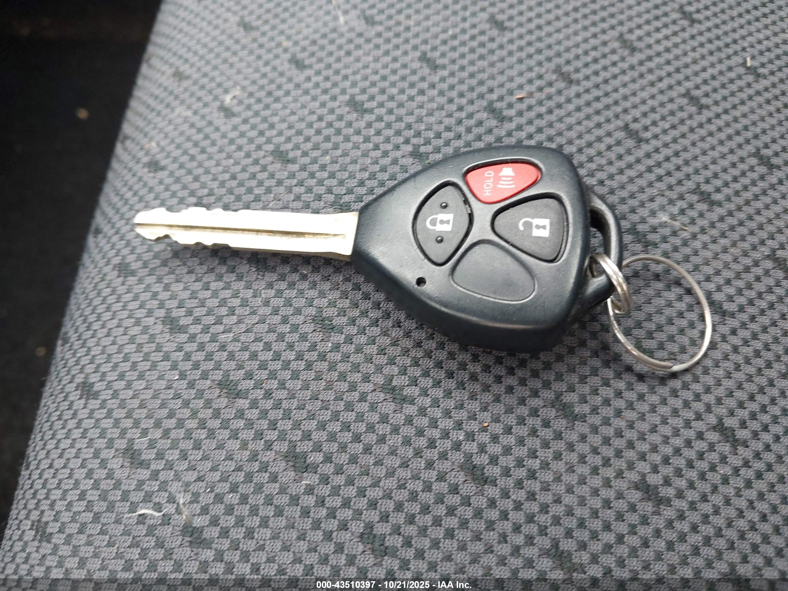 TOYOTA YARIS image 11