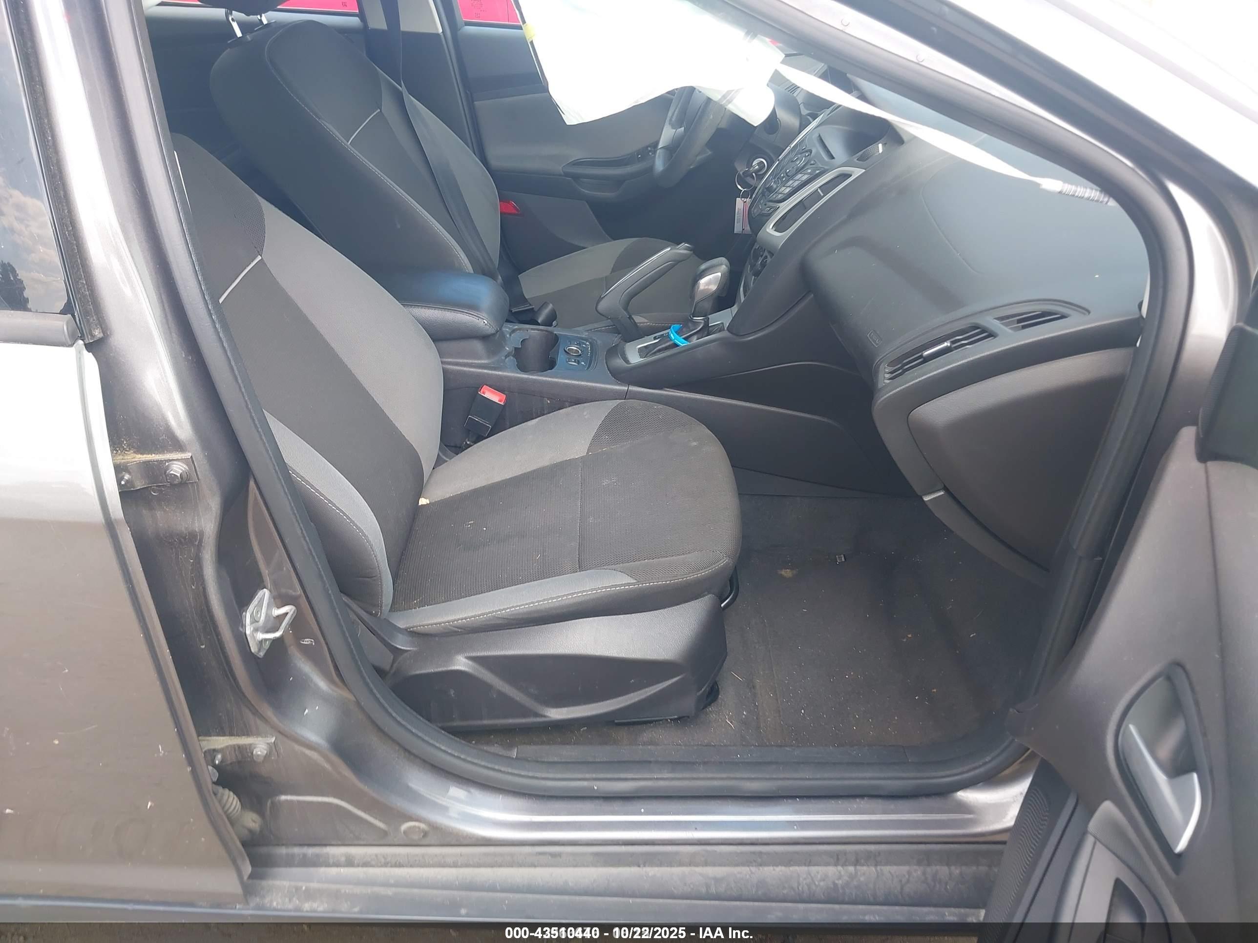 FORD FOCUS image 5
