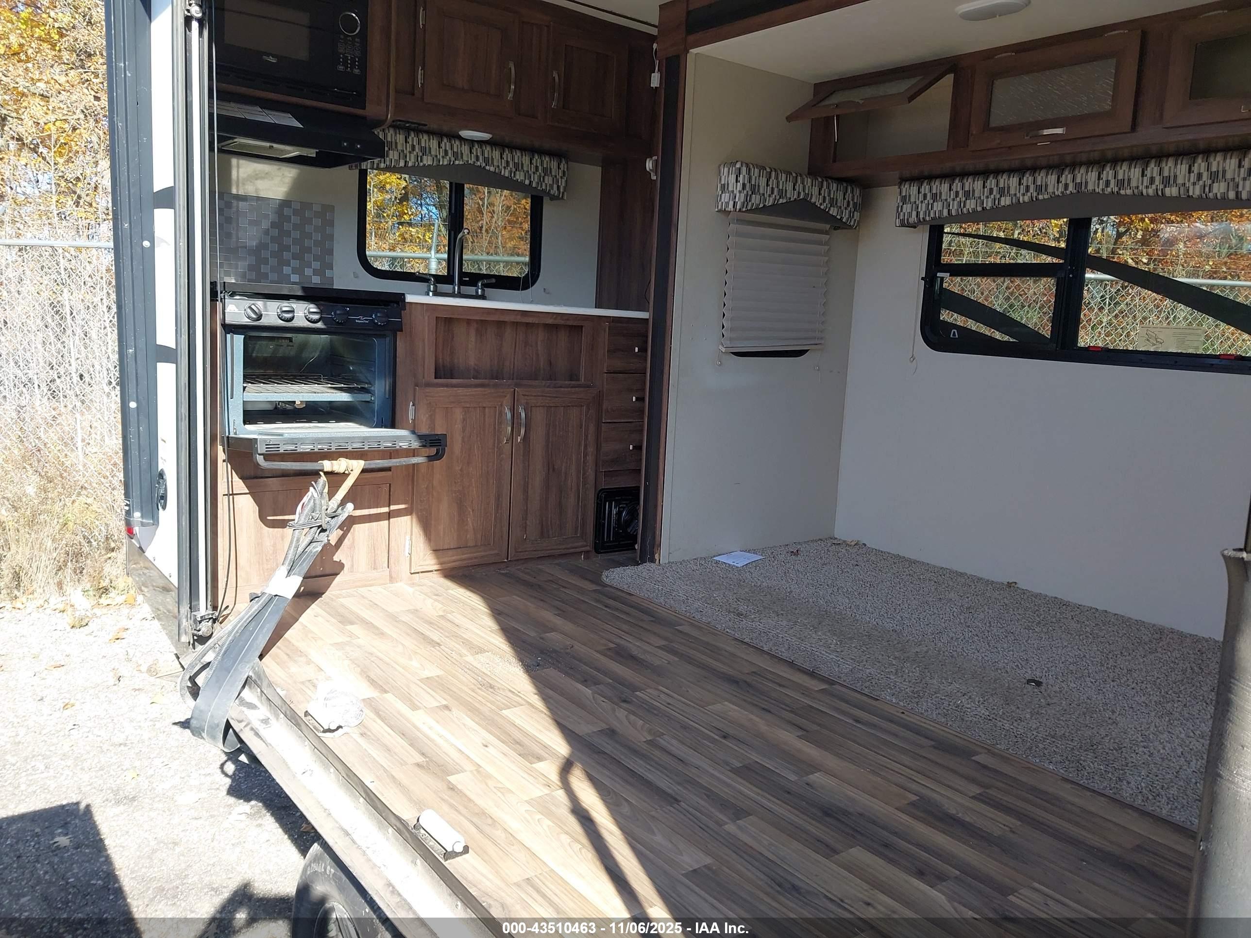 EVERGREEN RV image 8