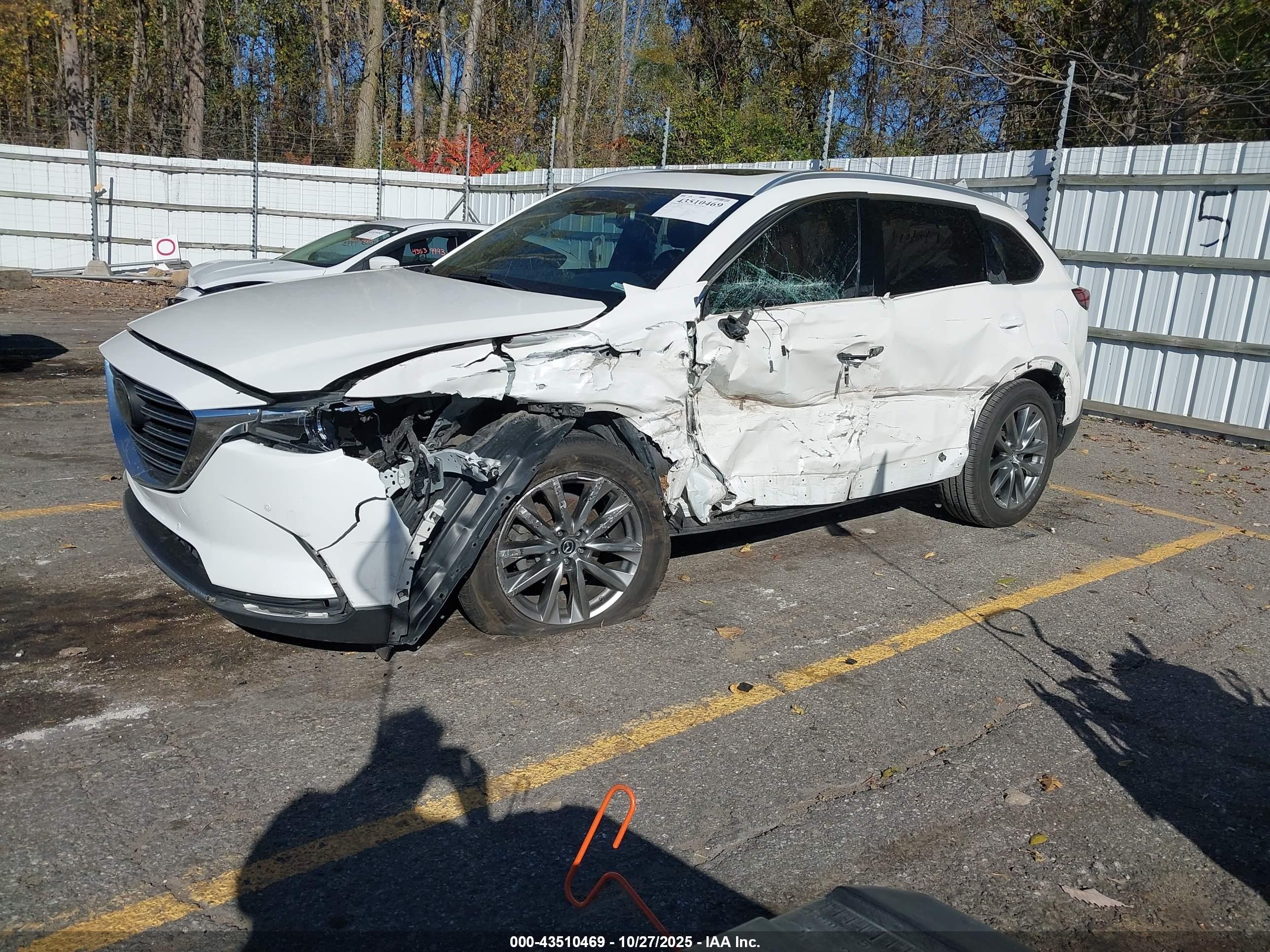 MAZDA CX-9 image 2