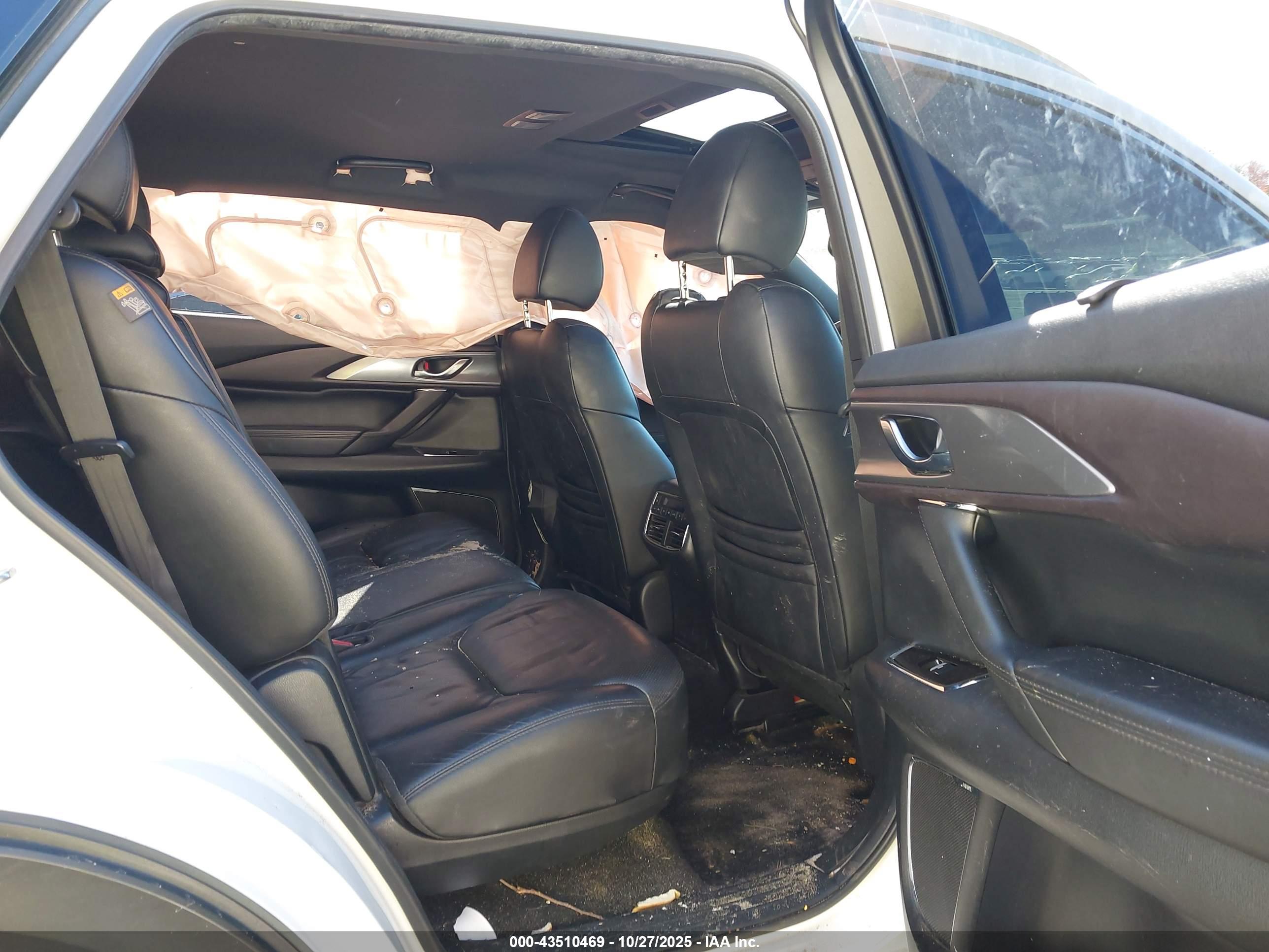 MAZDA CX-9 image 8