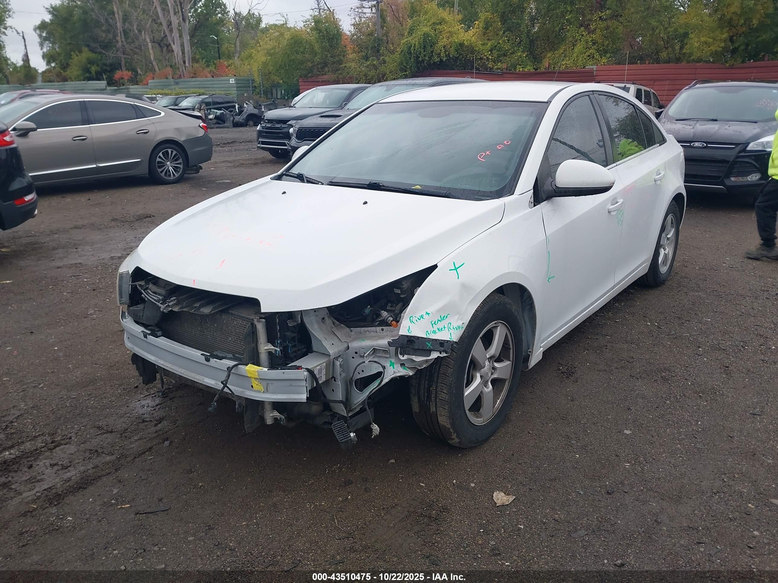 CHEVROLET CRUZE image 2