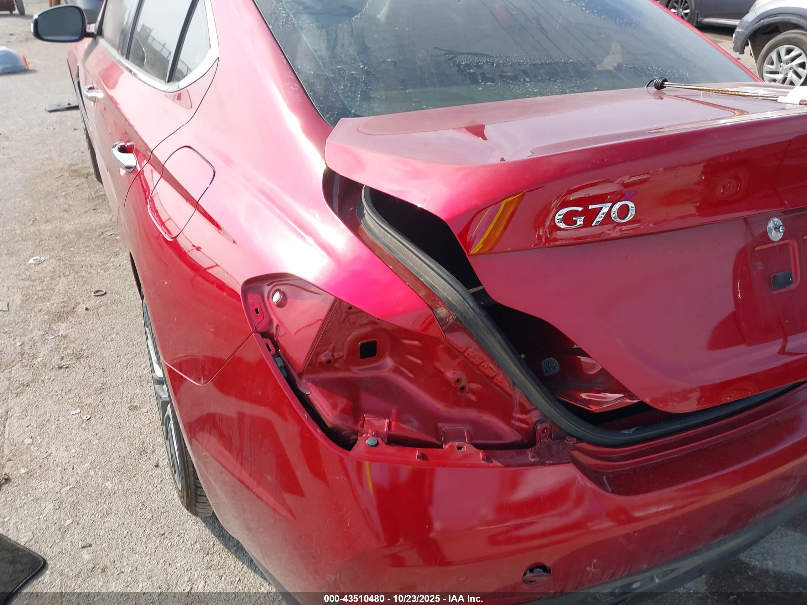 GENESIS G70 image 6