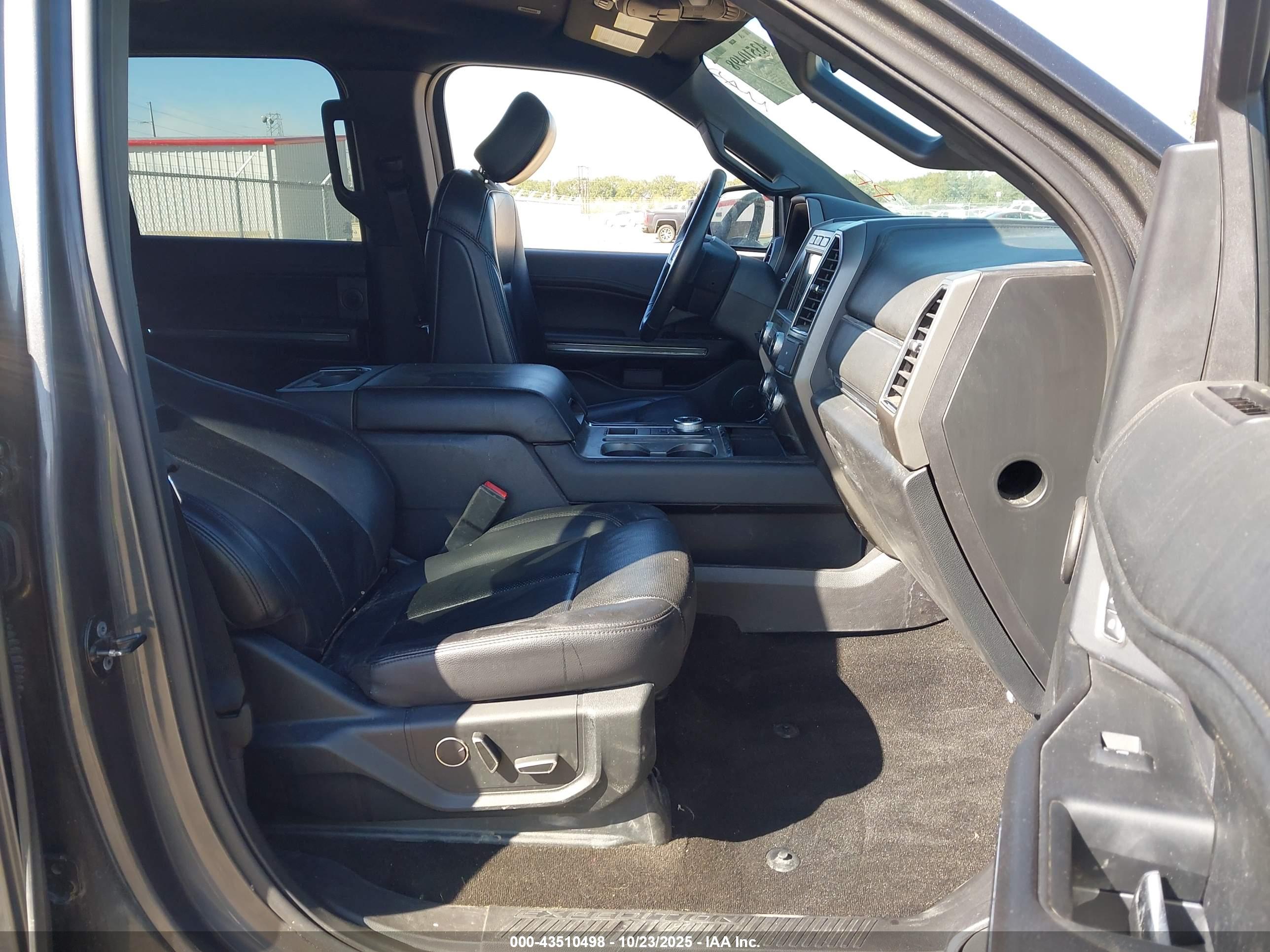 FORD EXPEDITION image 5