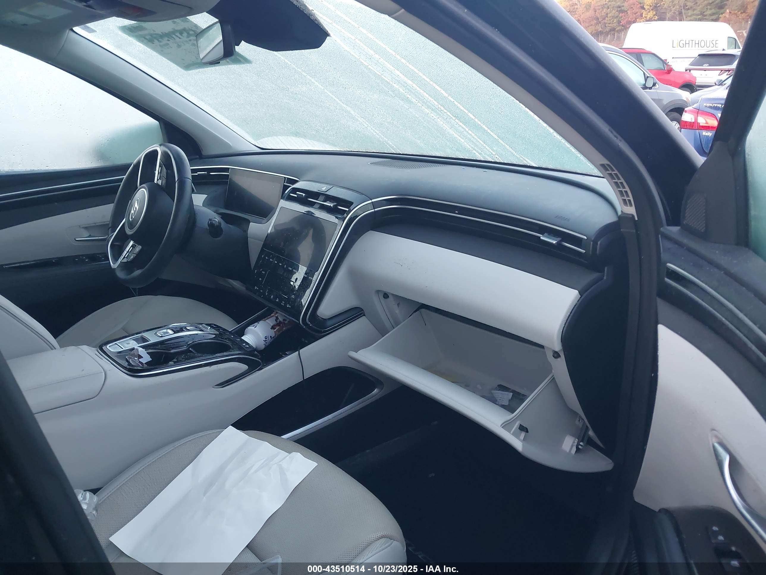 HYUNDAI TUCSON image 5