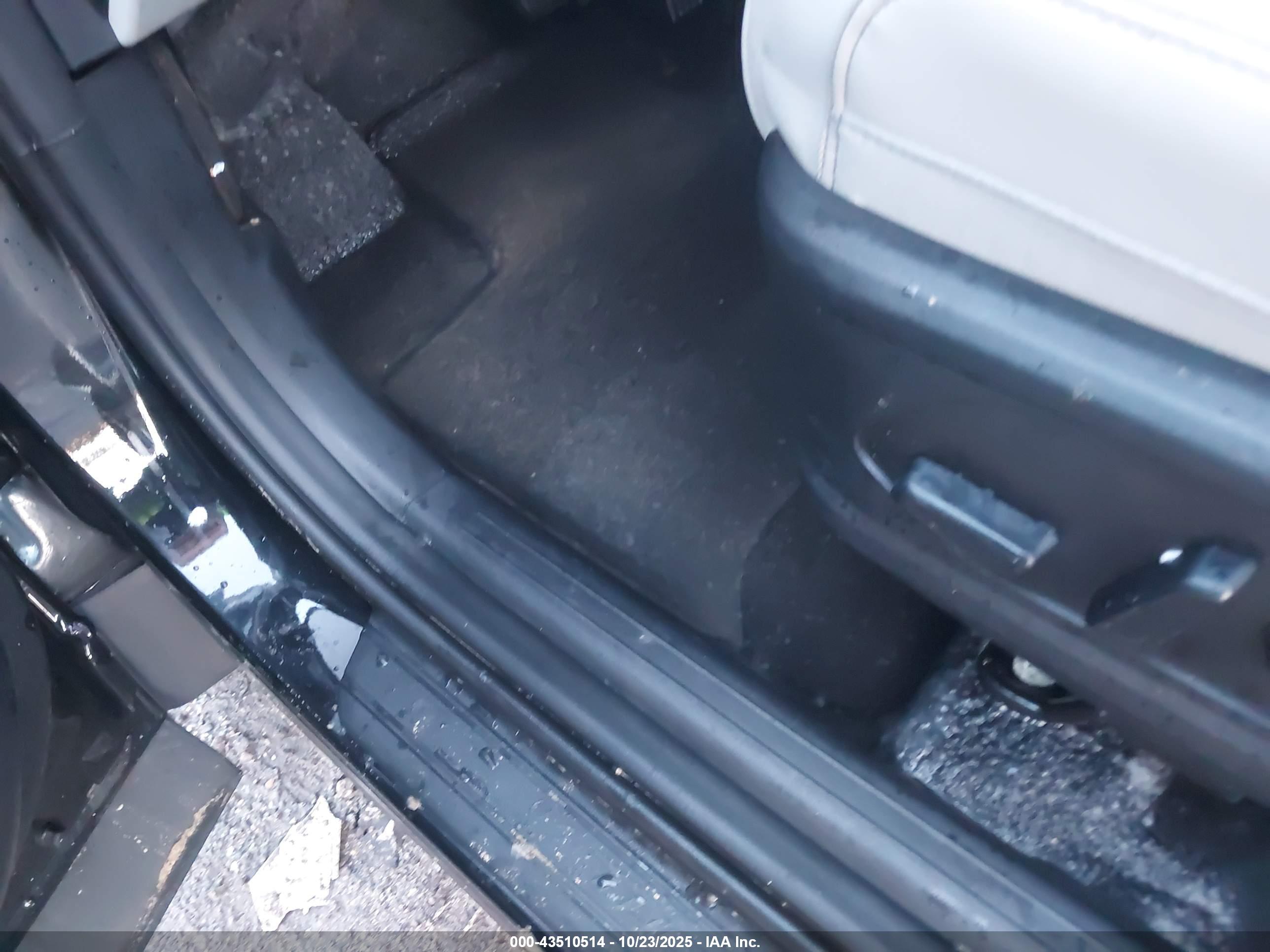 HYUNDAI TUCSON image 6