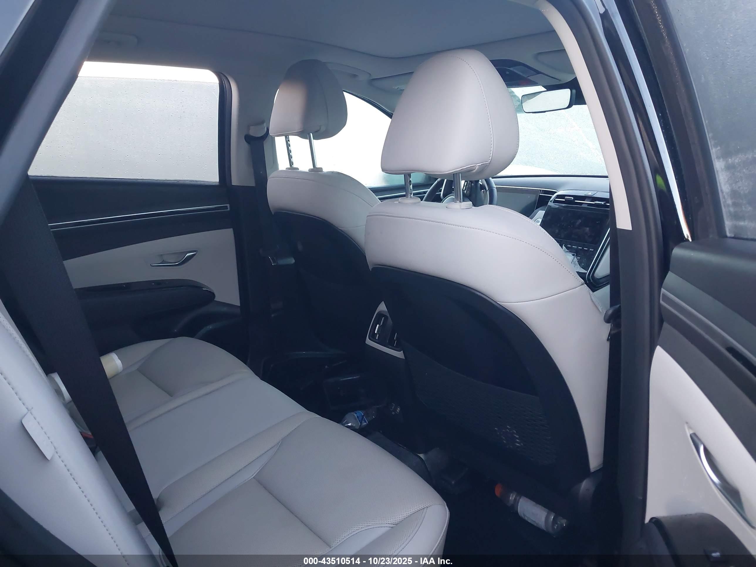 HYUNDAI TUCSON image 8