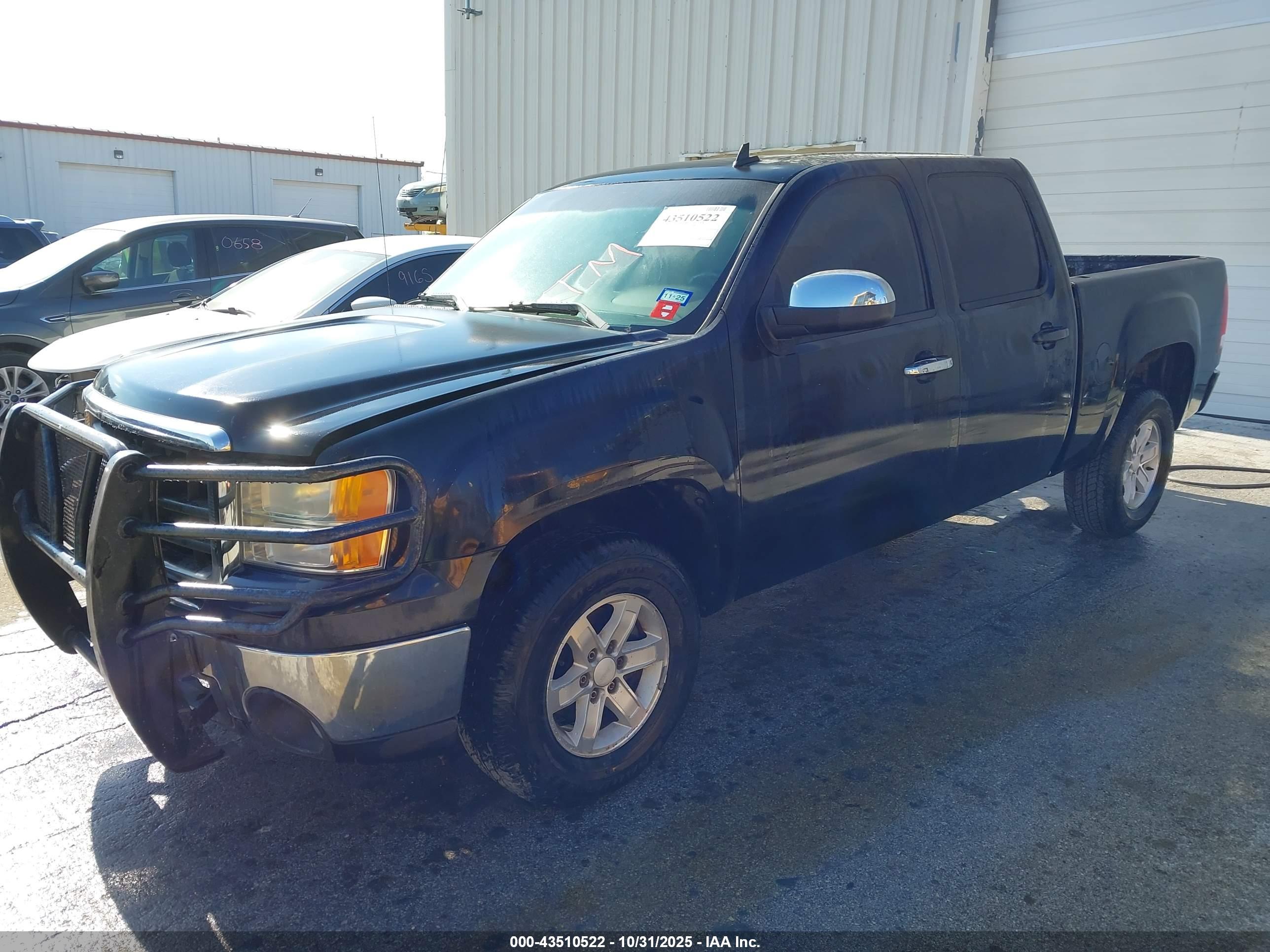 GMC SIERRA image 2