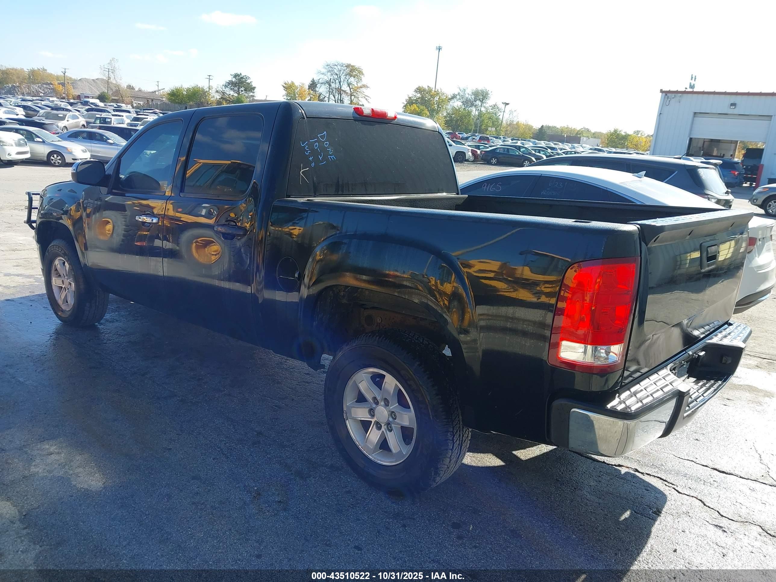 GMC SIERRA image 3