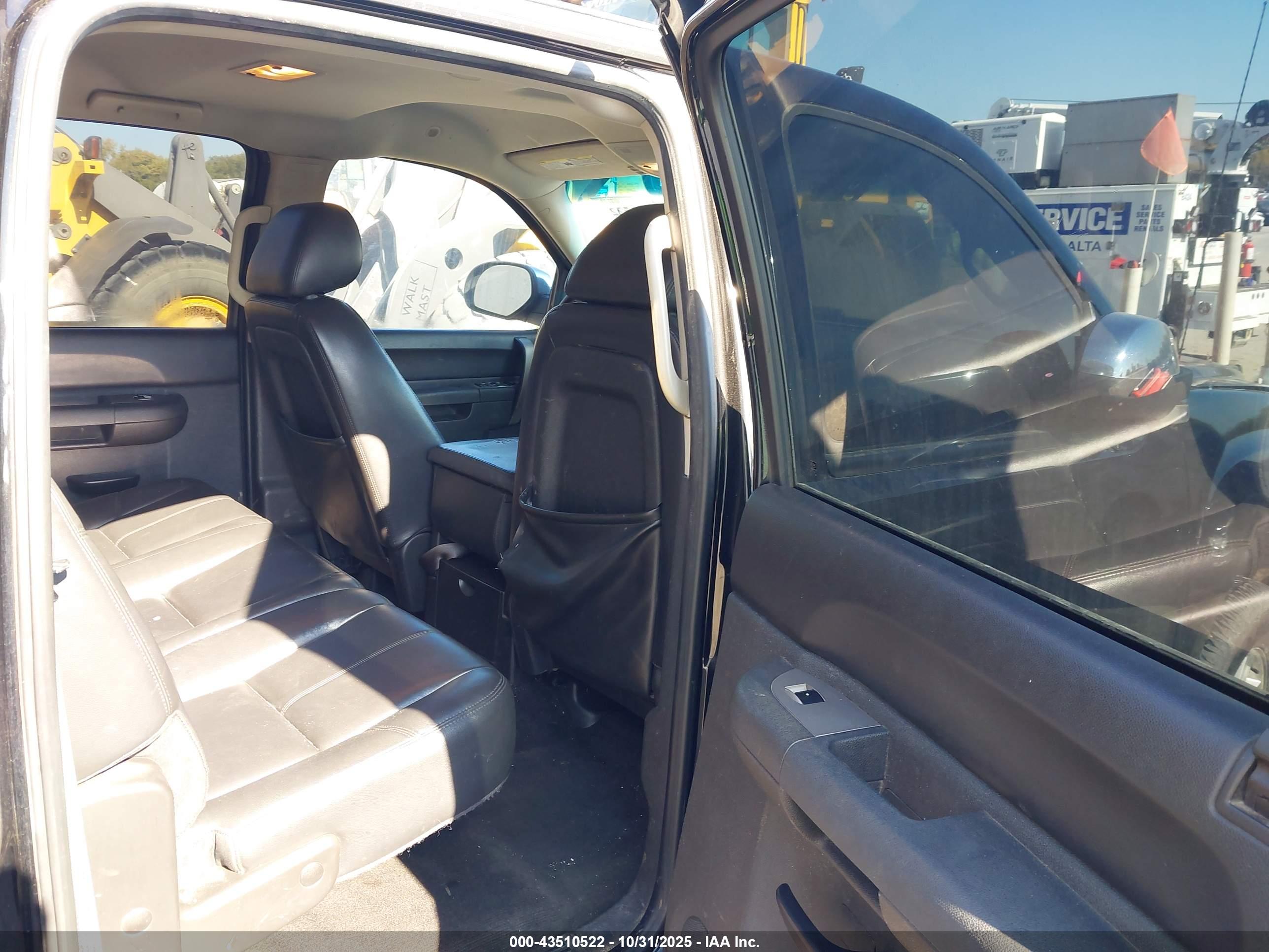 GMC SIERRA image 8