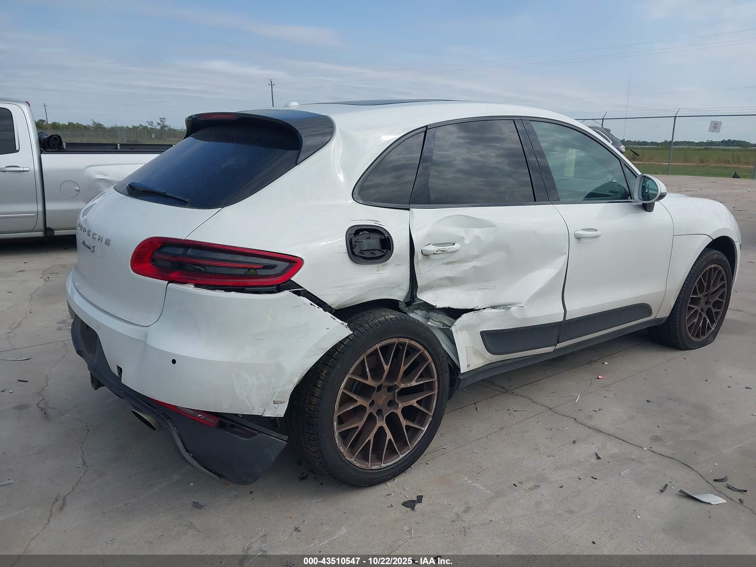 PORSCHE MACAN image 4
