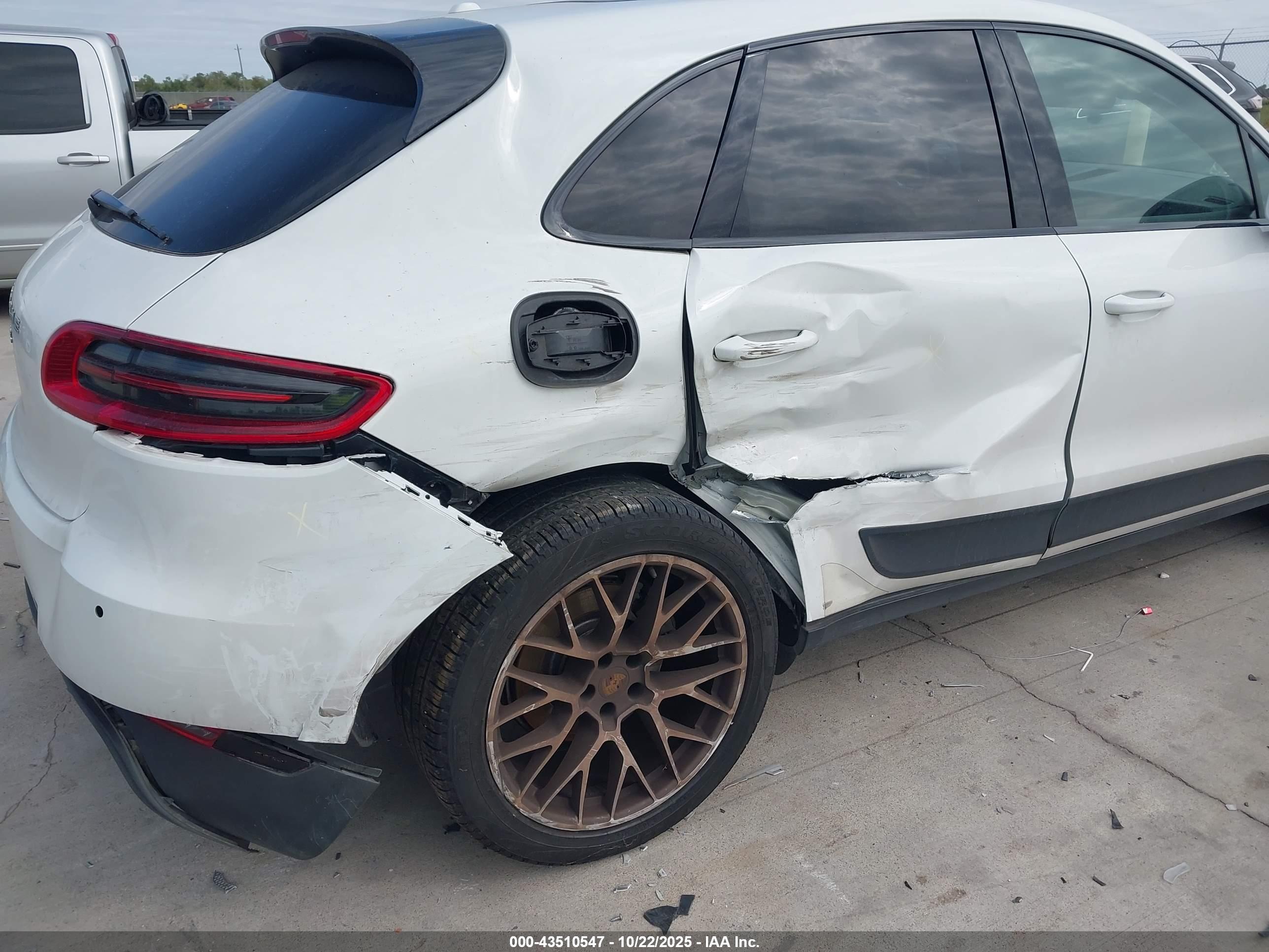 PORSCHE MACAN image 6