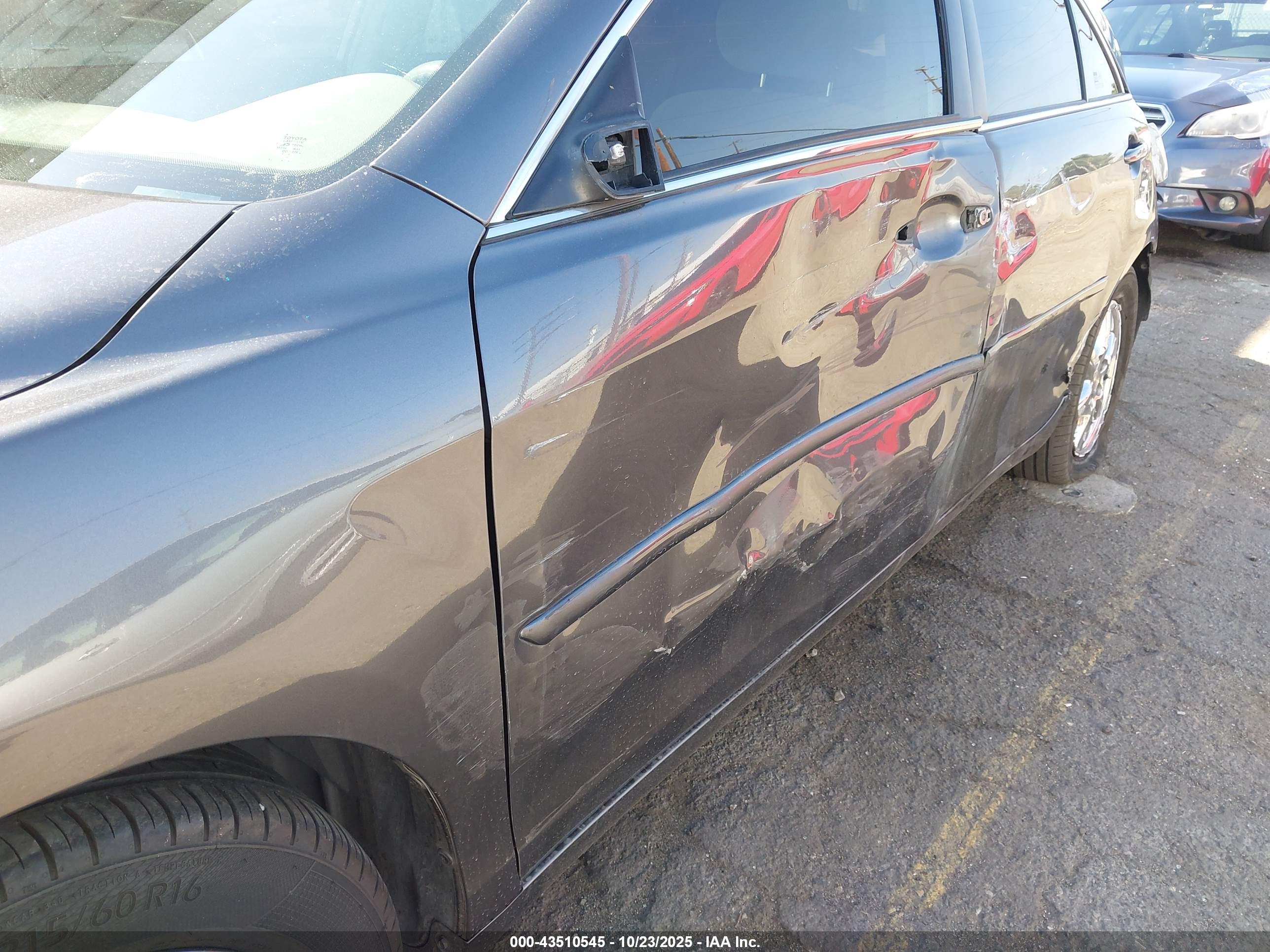 TOYOTA CAMRY image 6