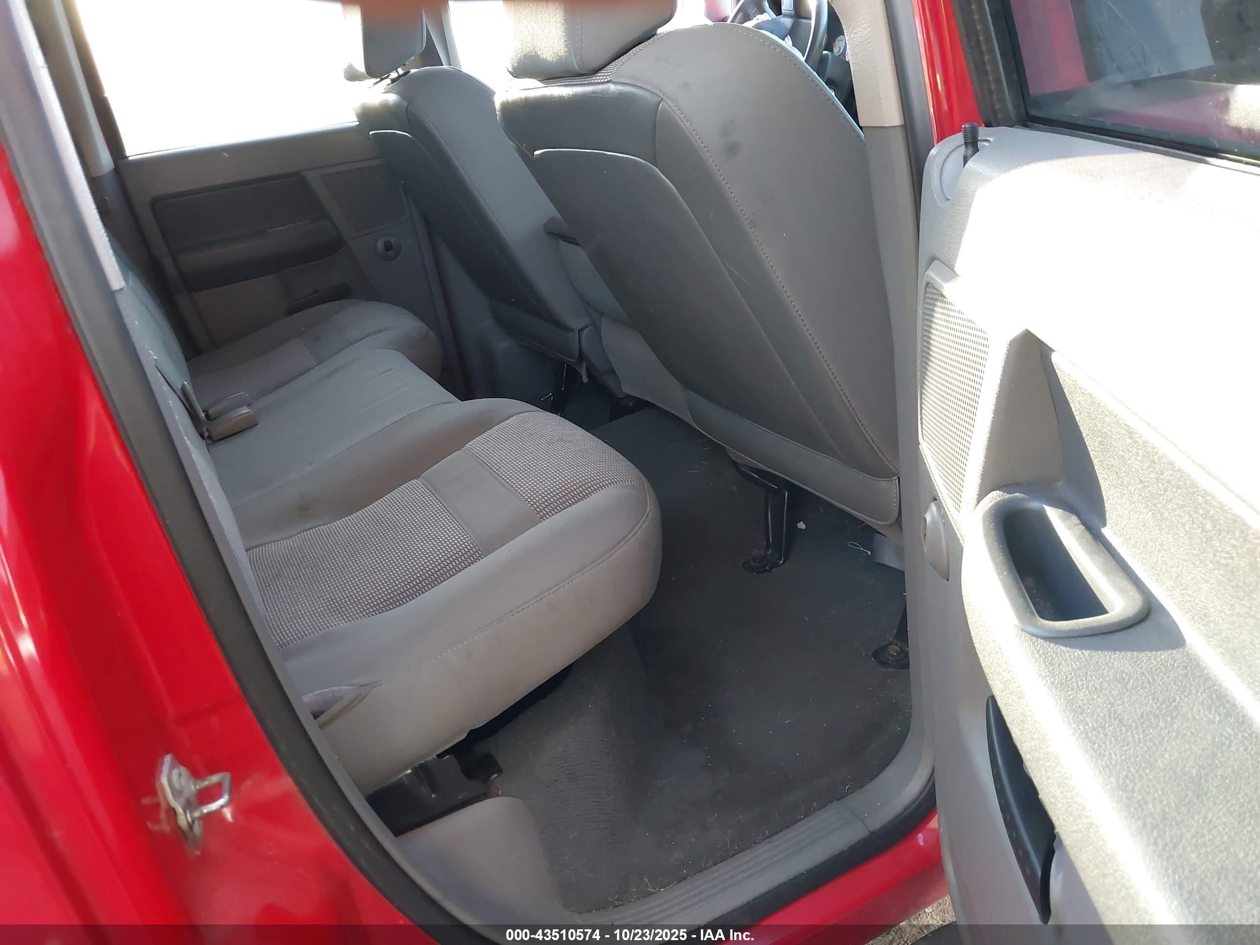 DODGE RAM image 8