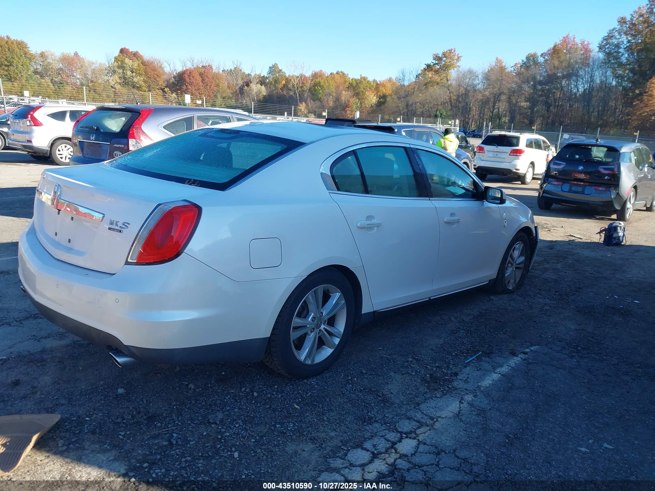 LINCOLN MKS image 4