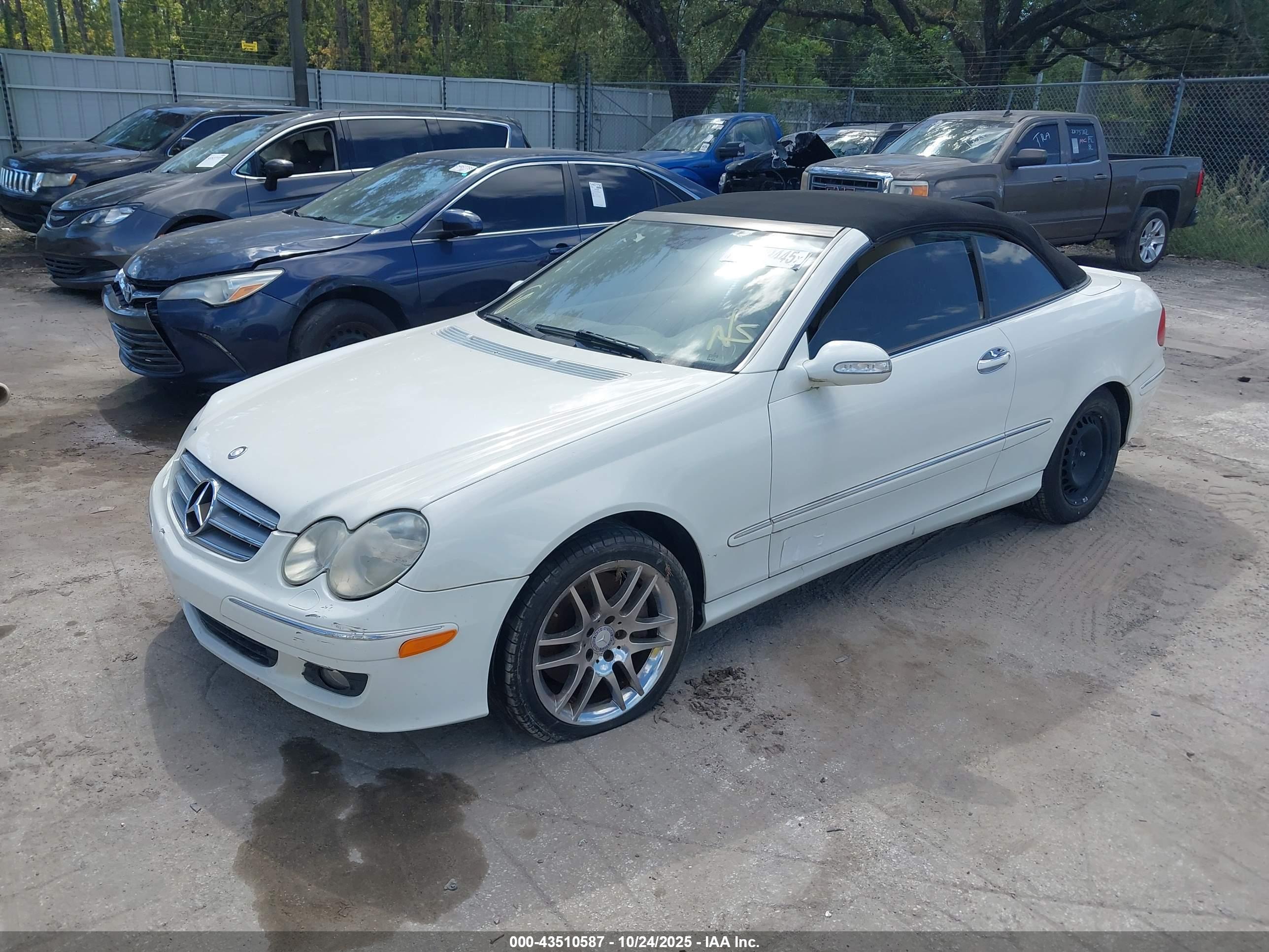 MERCEDES-BENZ CLK image 2
