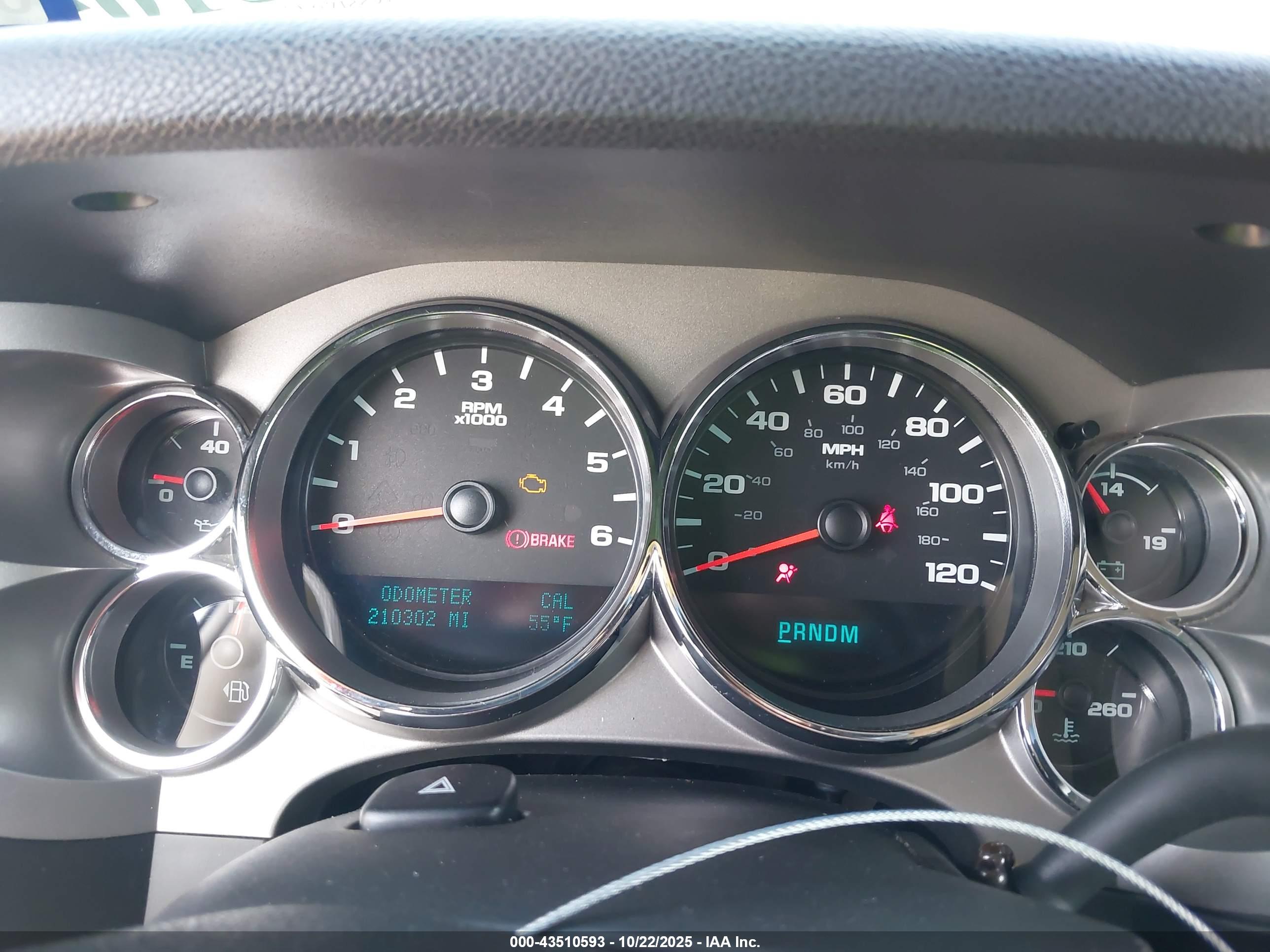 CHEVROLET SILVERADO image 7