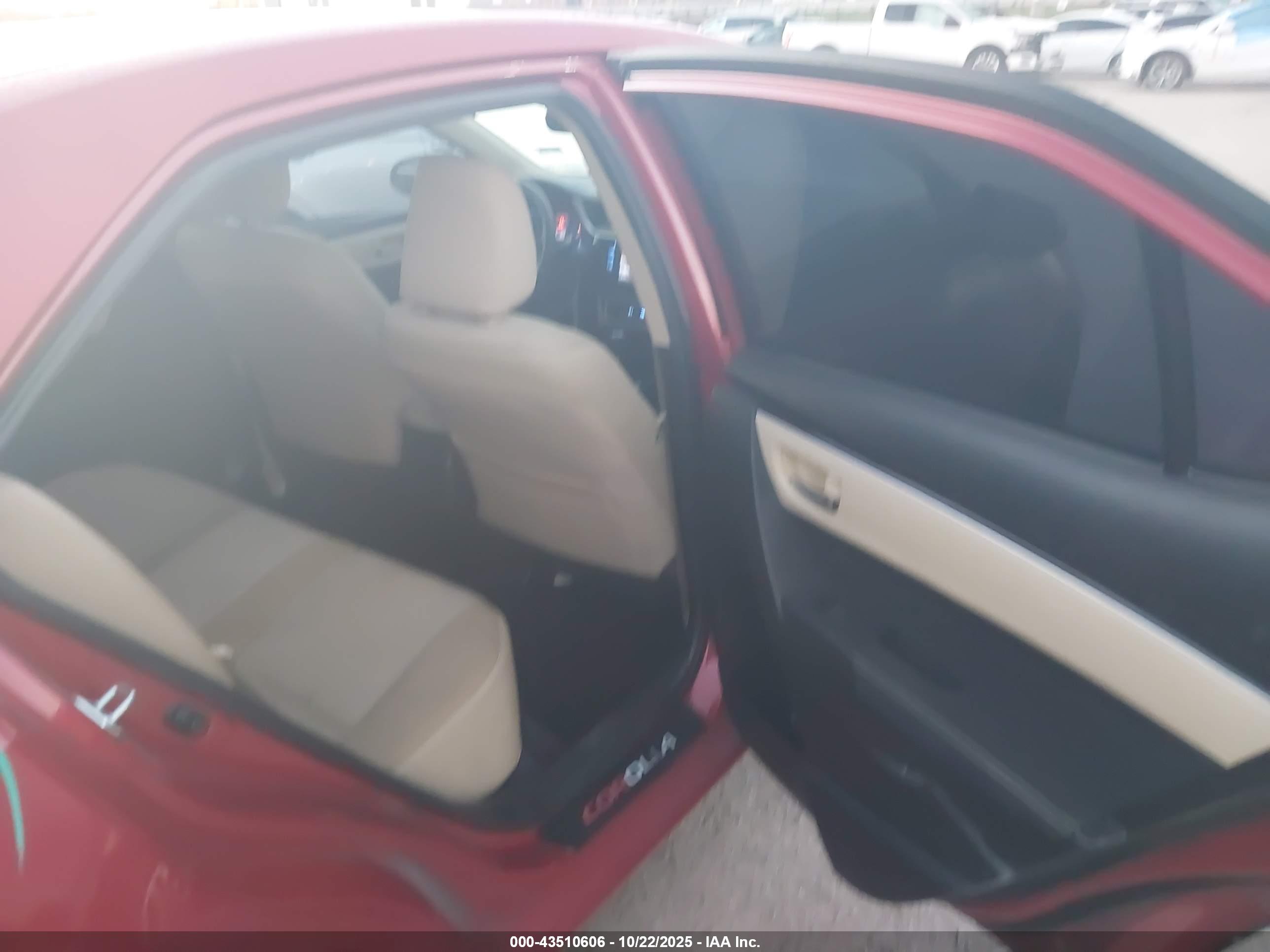 TOYOTA COROLLA image 8