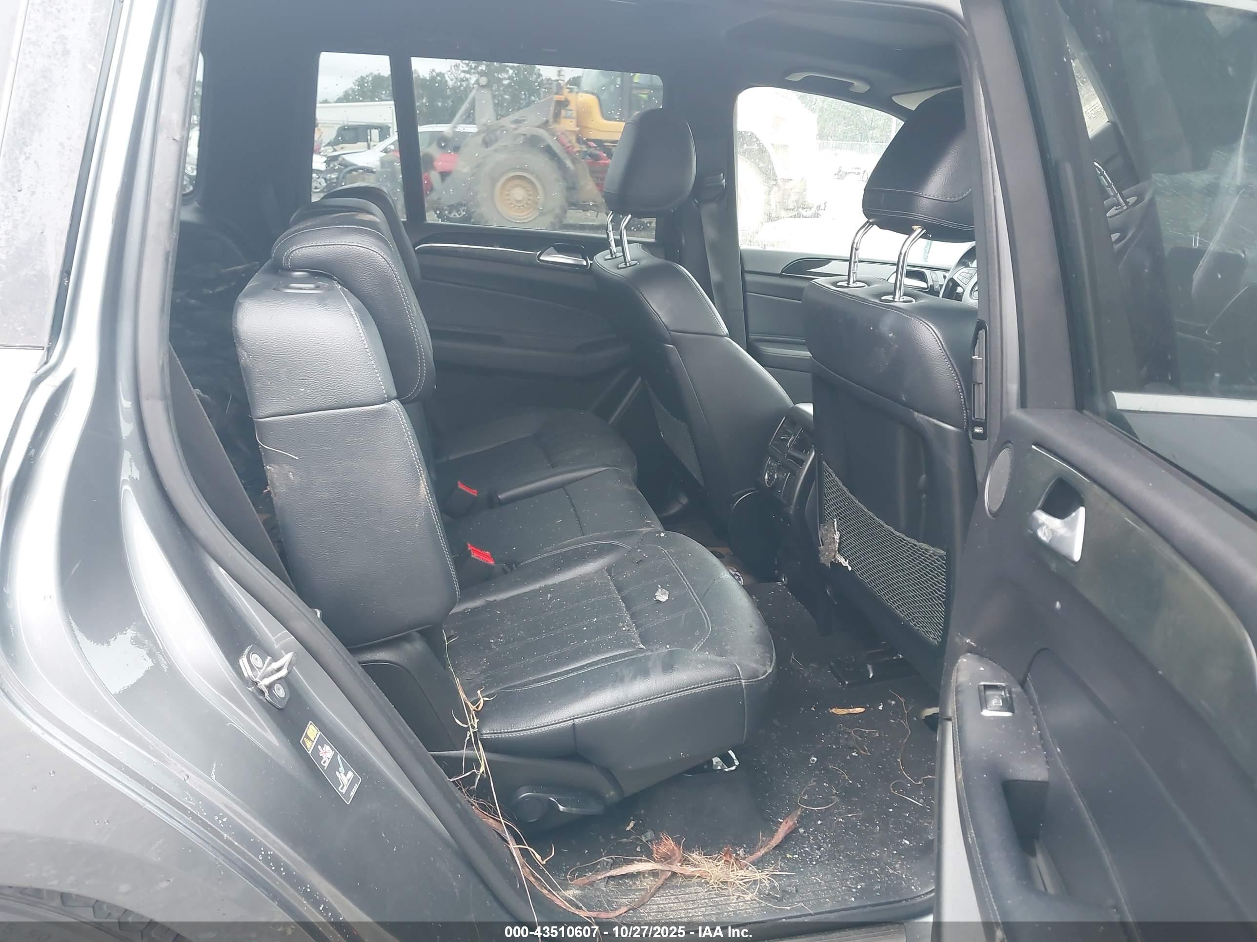 MERCEDES-BENZ GLS image 8