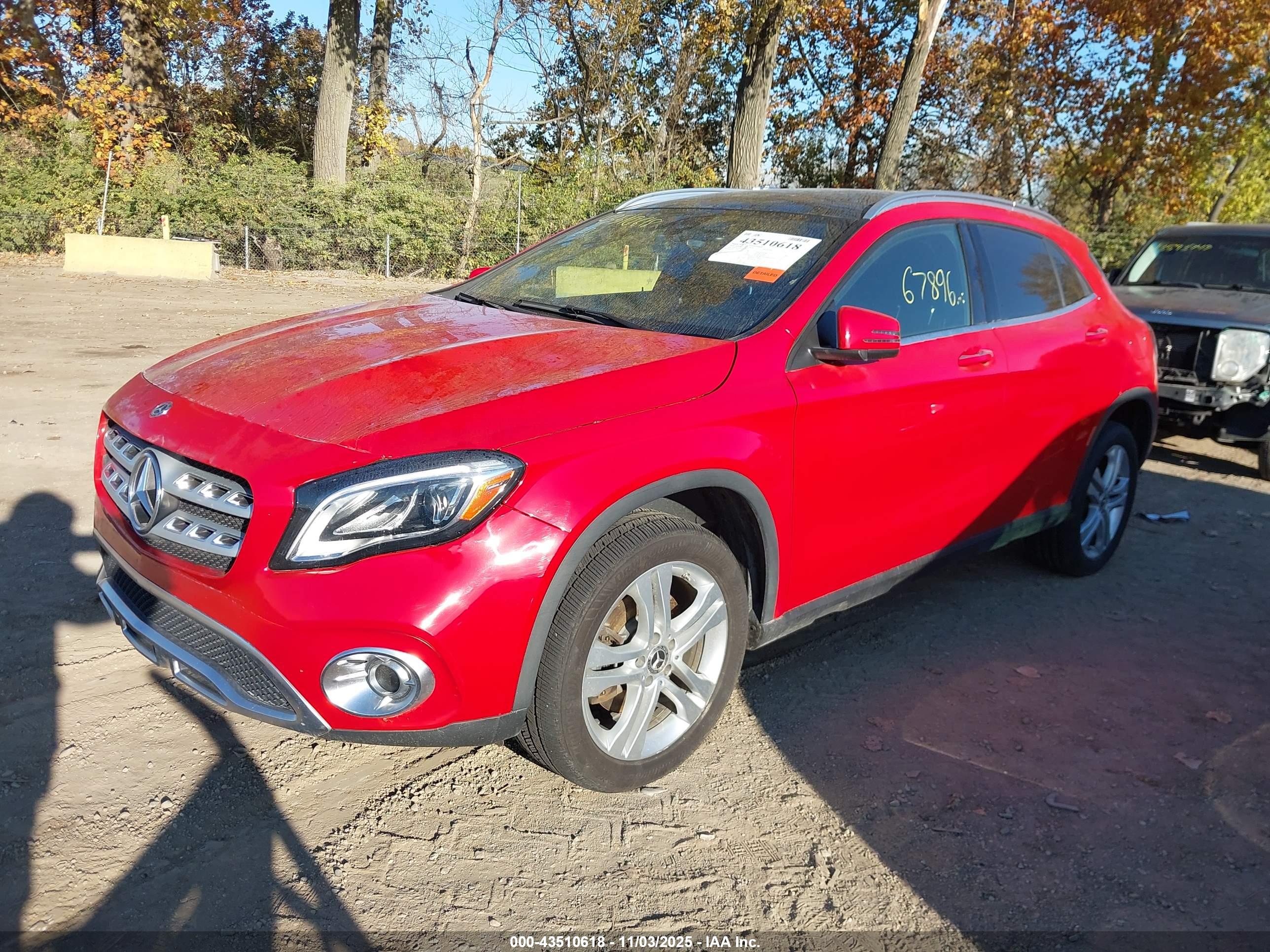 MERCEDES-BENZ GLA image 2