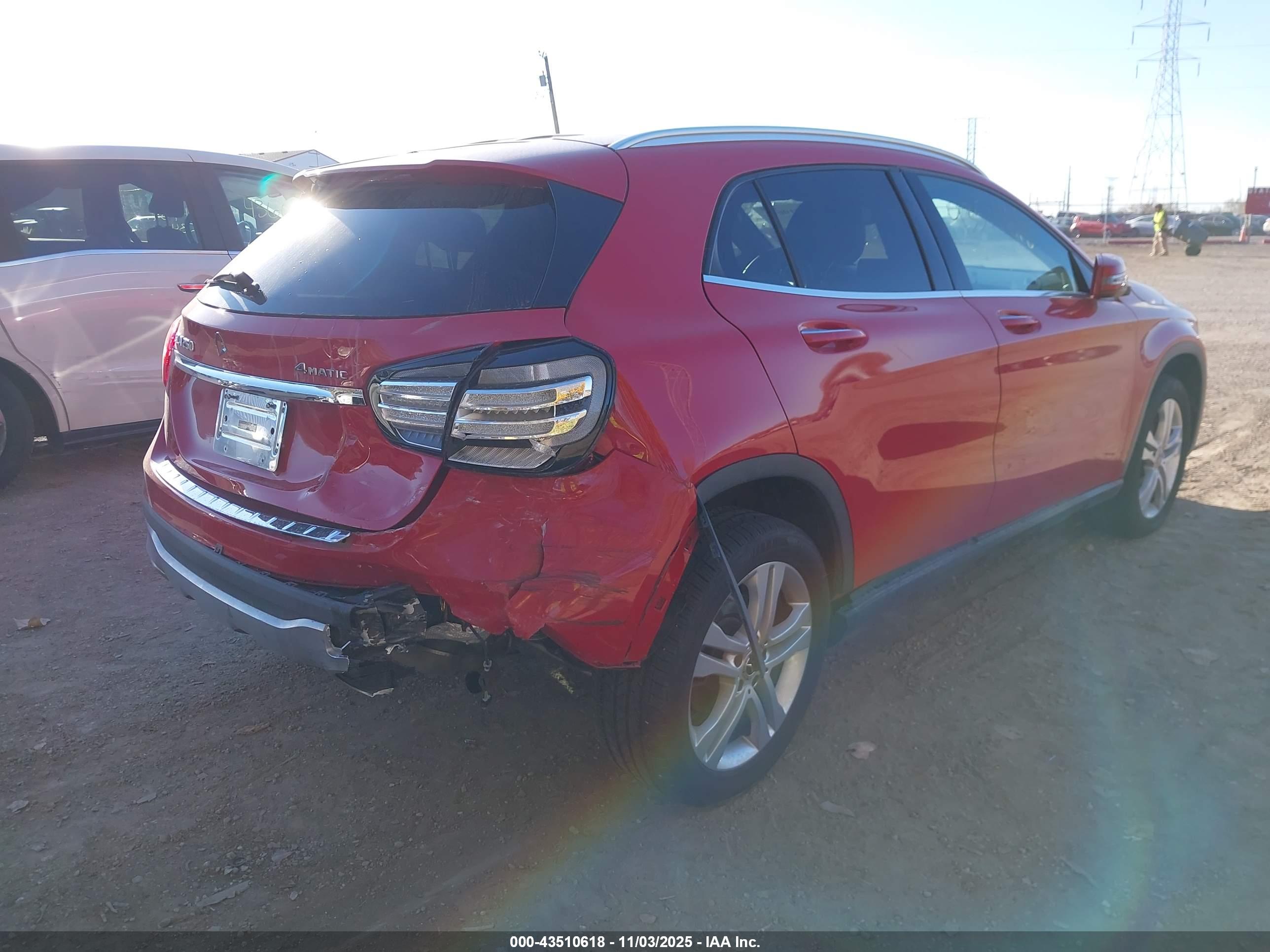 MERCEDES-BENZ GLA image 4