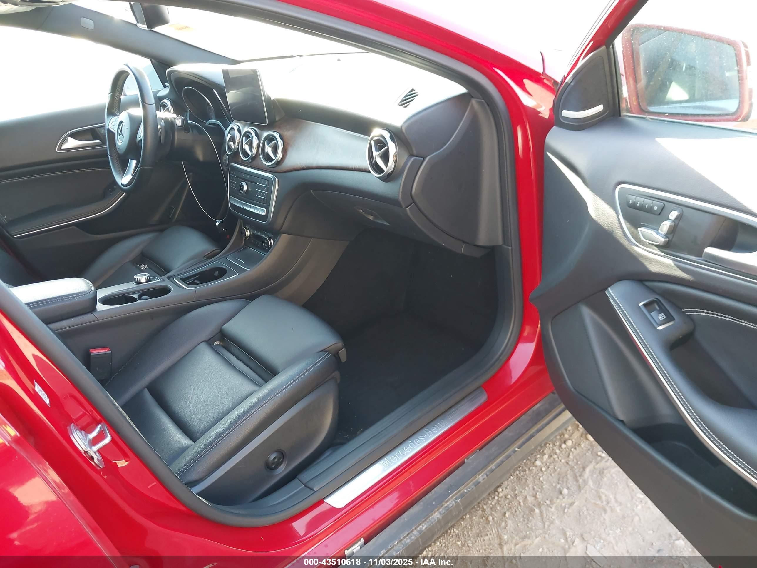 MERCEDES-BENZ GLA image 5