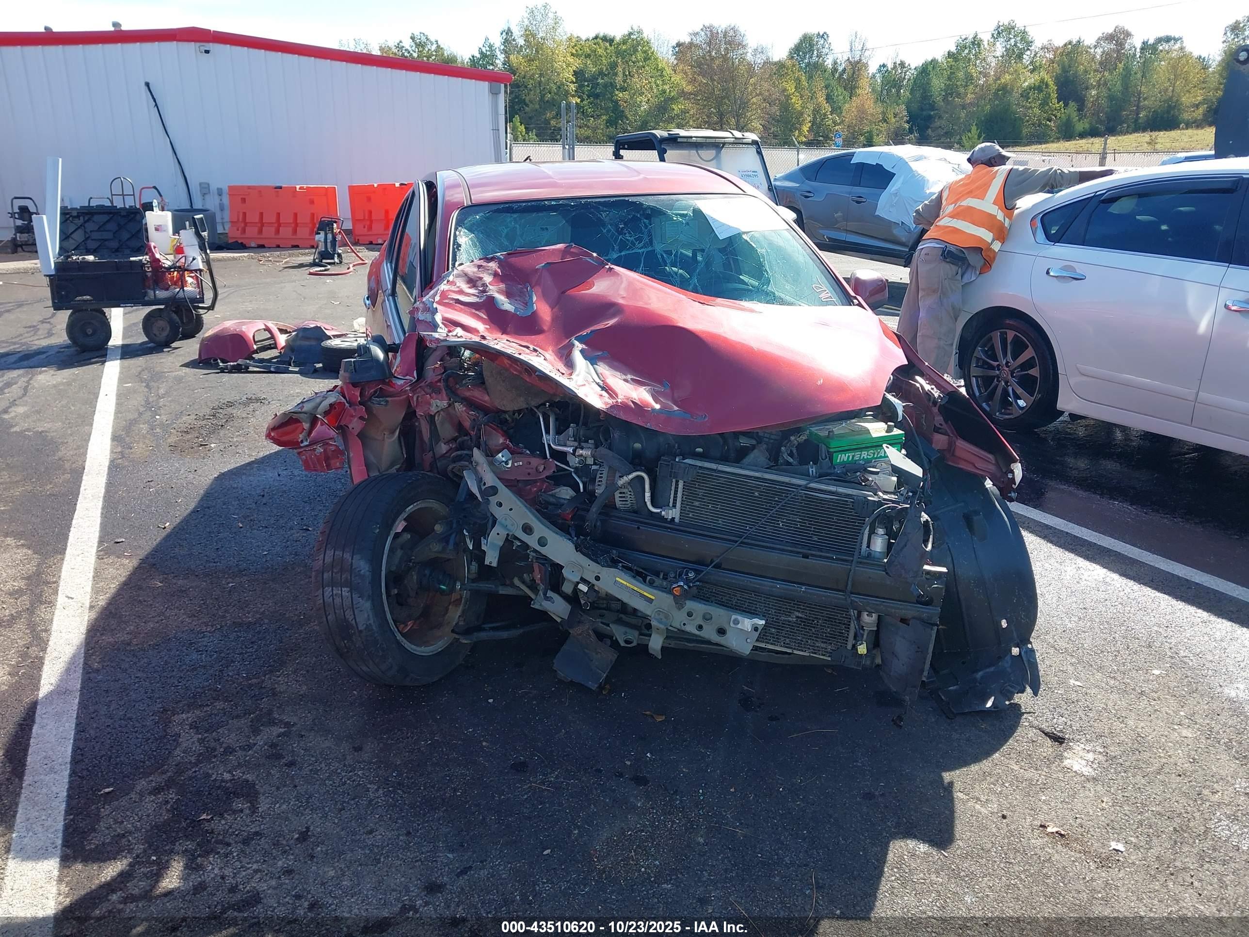 NISSAN VERSA image 6