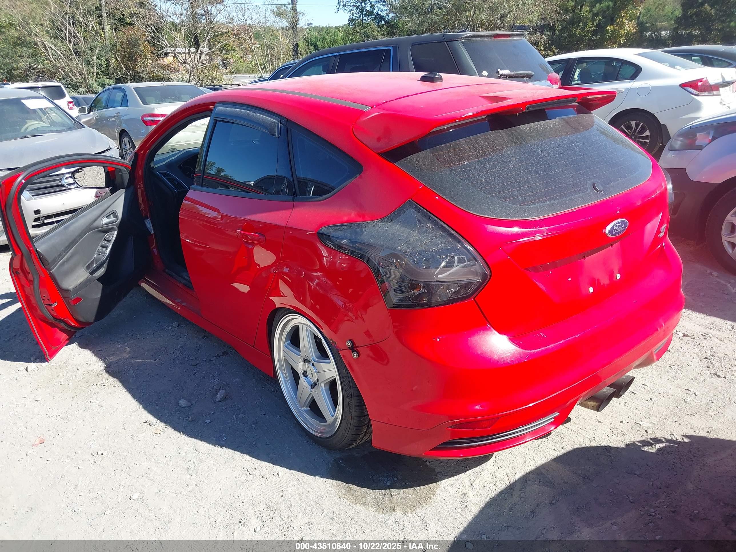 FORD FOCUS image 3