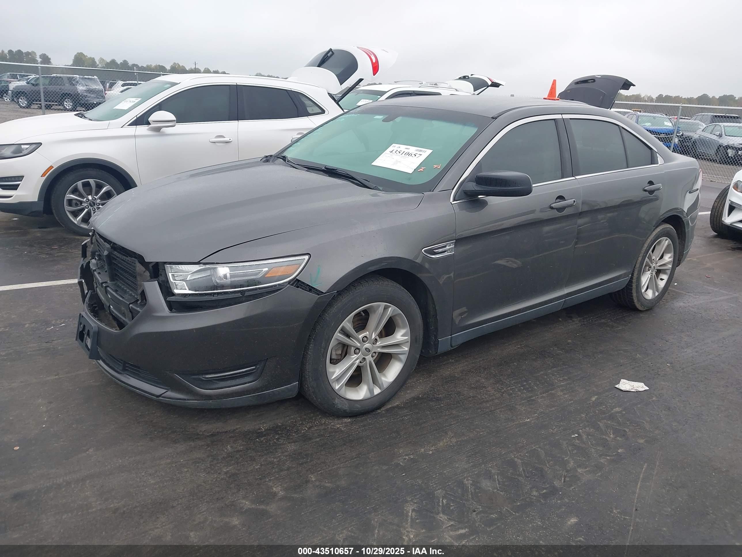FORD TAURUS image 2