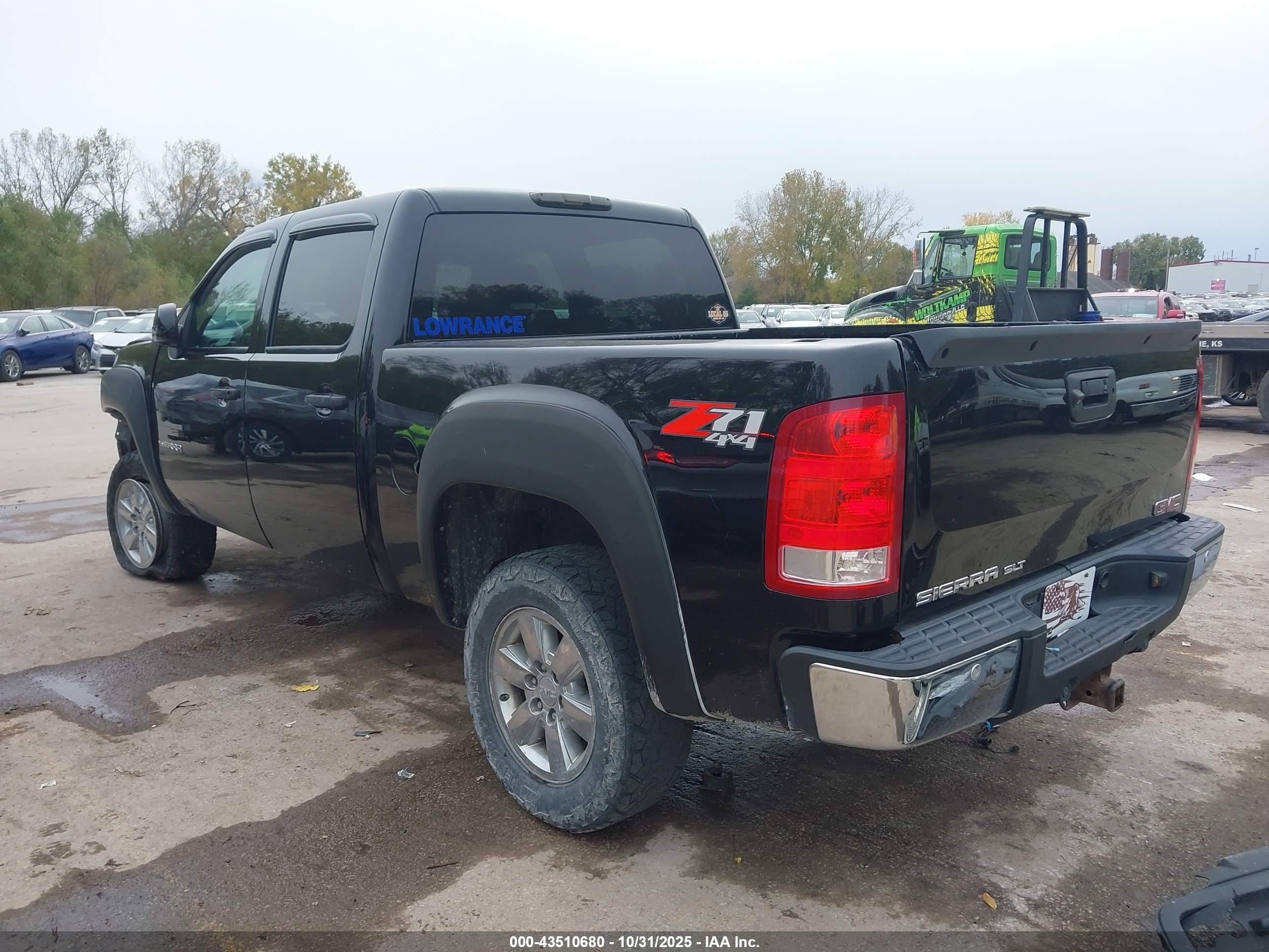 GMC SIERRA image 3